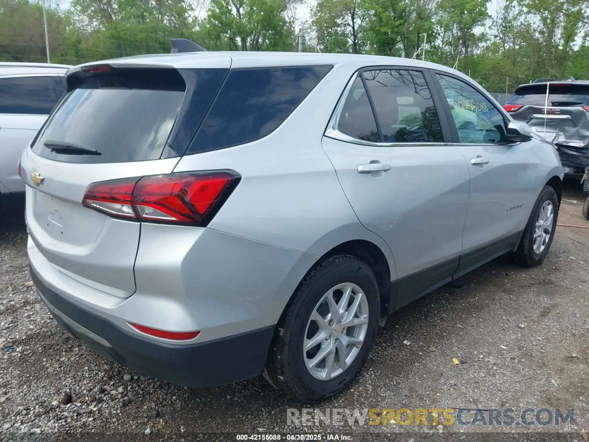 4 Photograph of a damaged car 3GNAXKEV3NL135782 CHEVROLET EQUINOX 2022