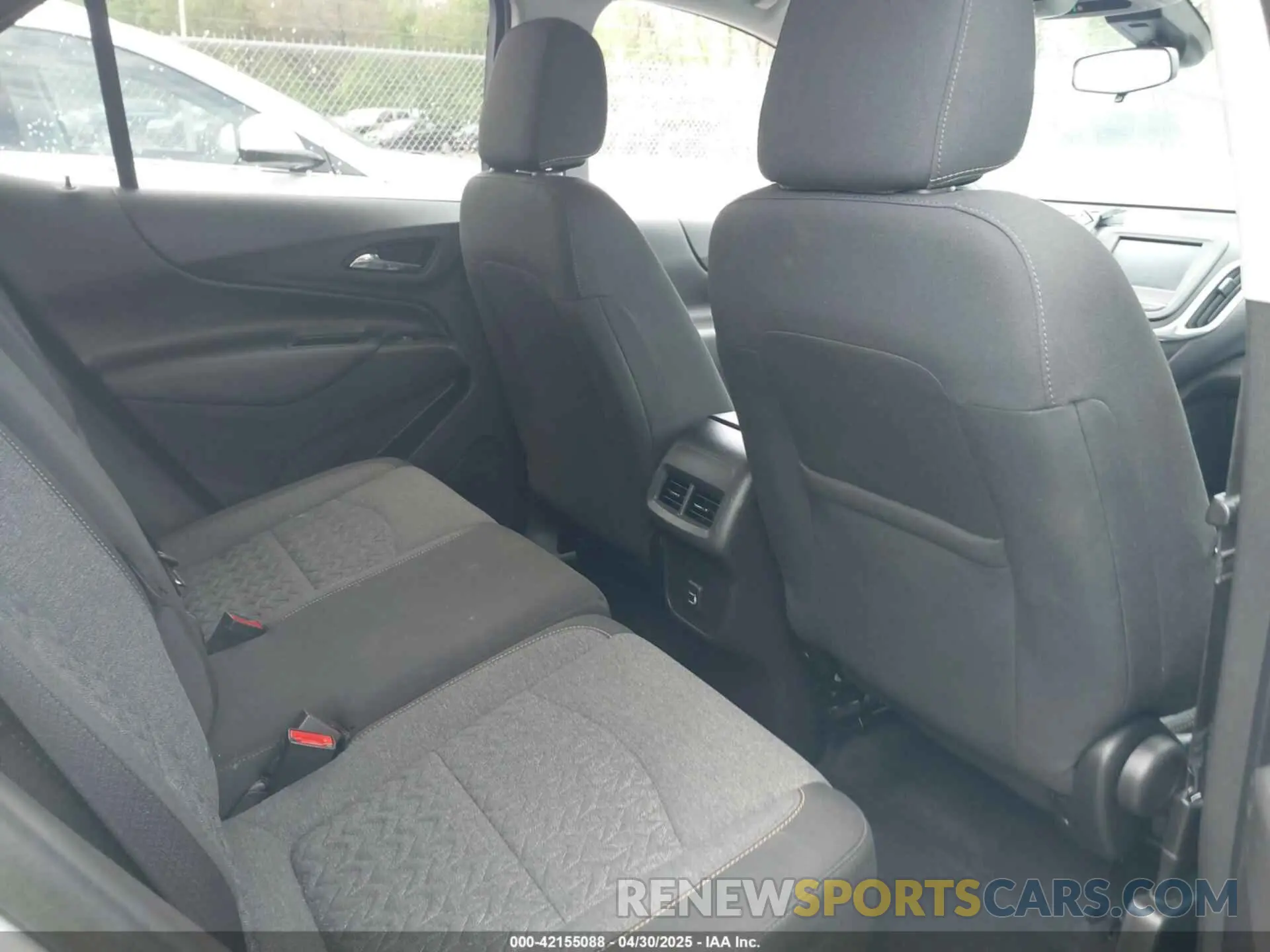 8 Photograph of a damaged car 3GNAXKEV3NL135782 CHEVROLET EQUINOX 2022