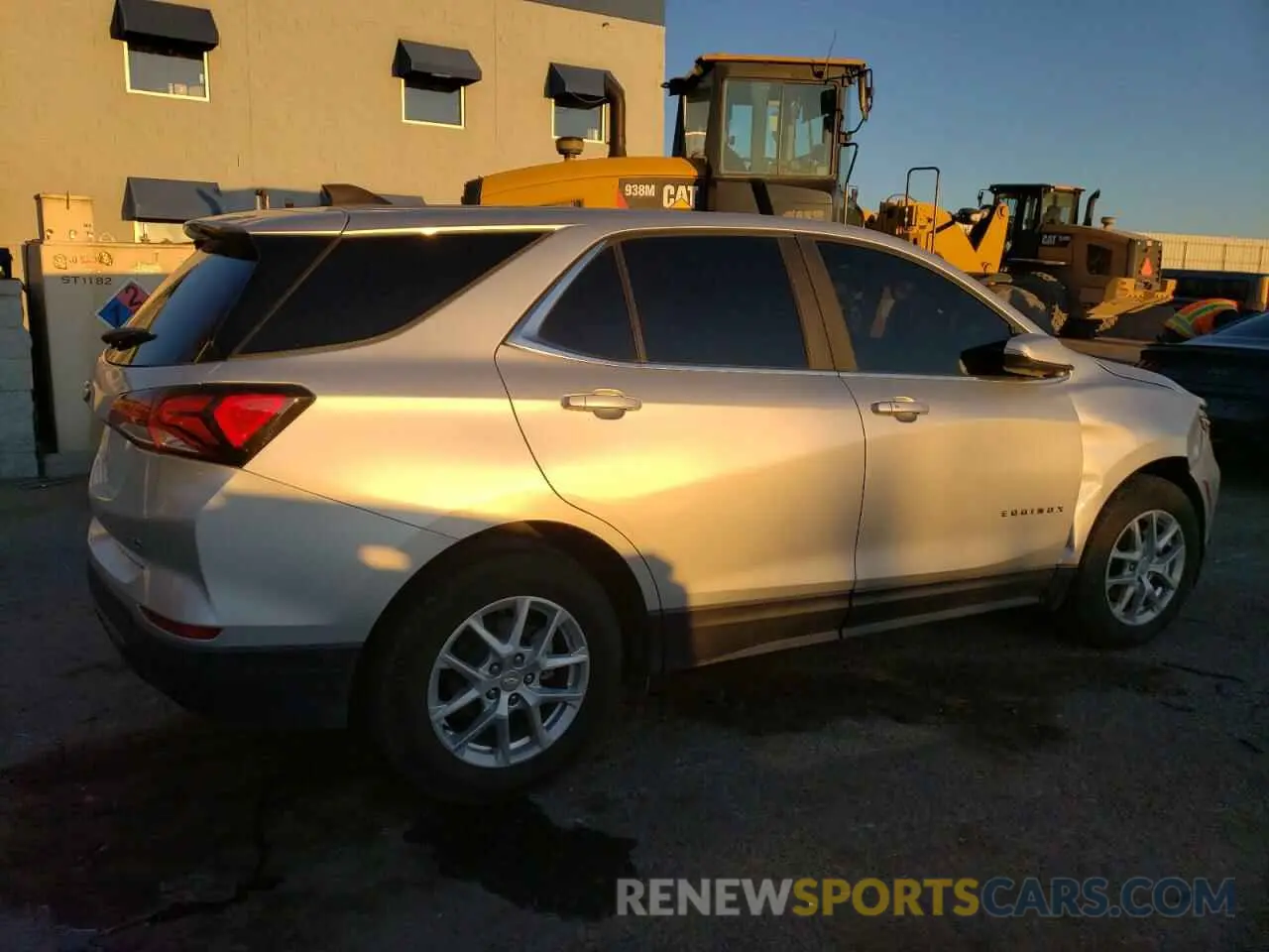 3 Photograph of a damaged car 3GNAXKEV3NL147737 CHEVROLET EQUINOX 2022