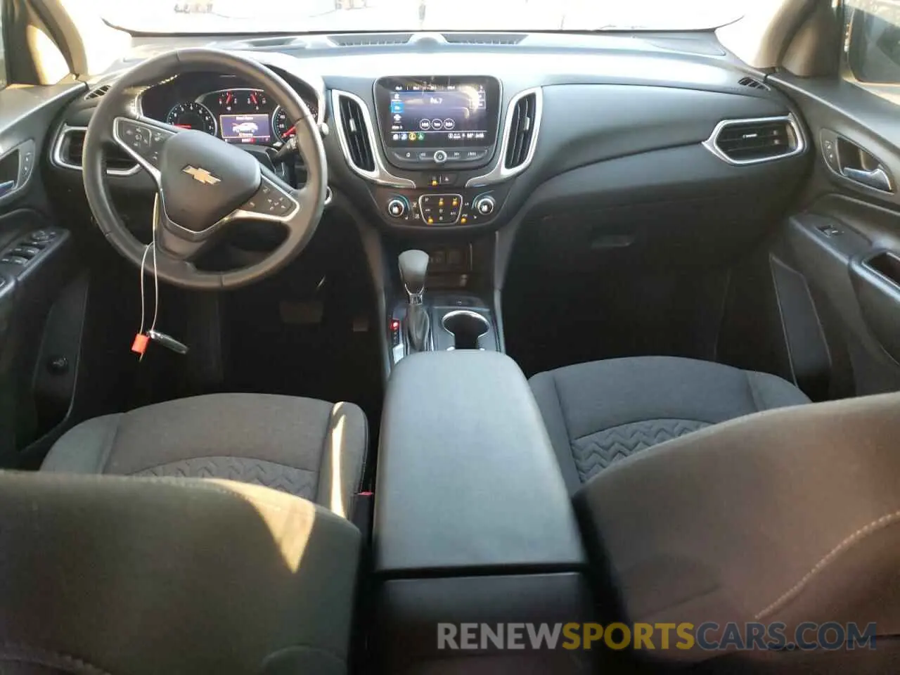 8 Photograph of a damaged car 3GNAXKEV3NL147737 CHEVROLET EQUINOX 2022
