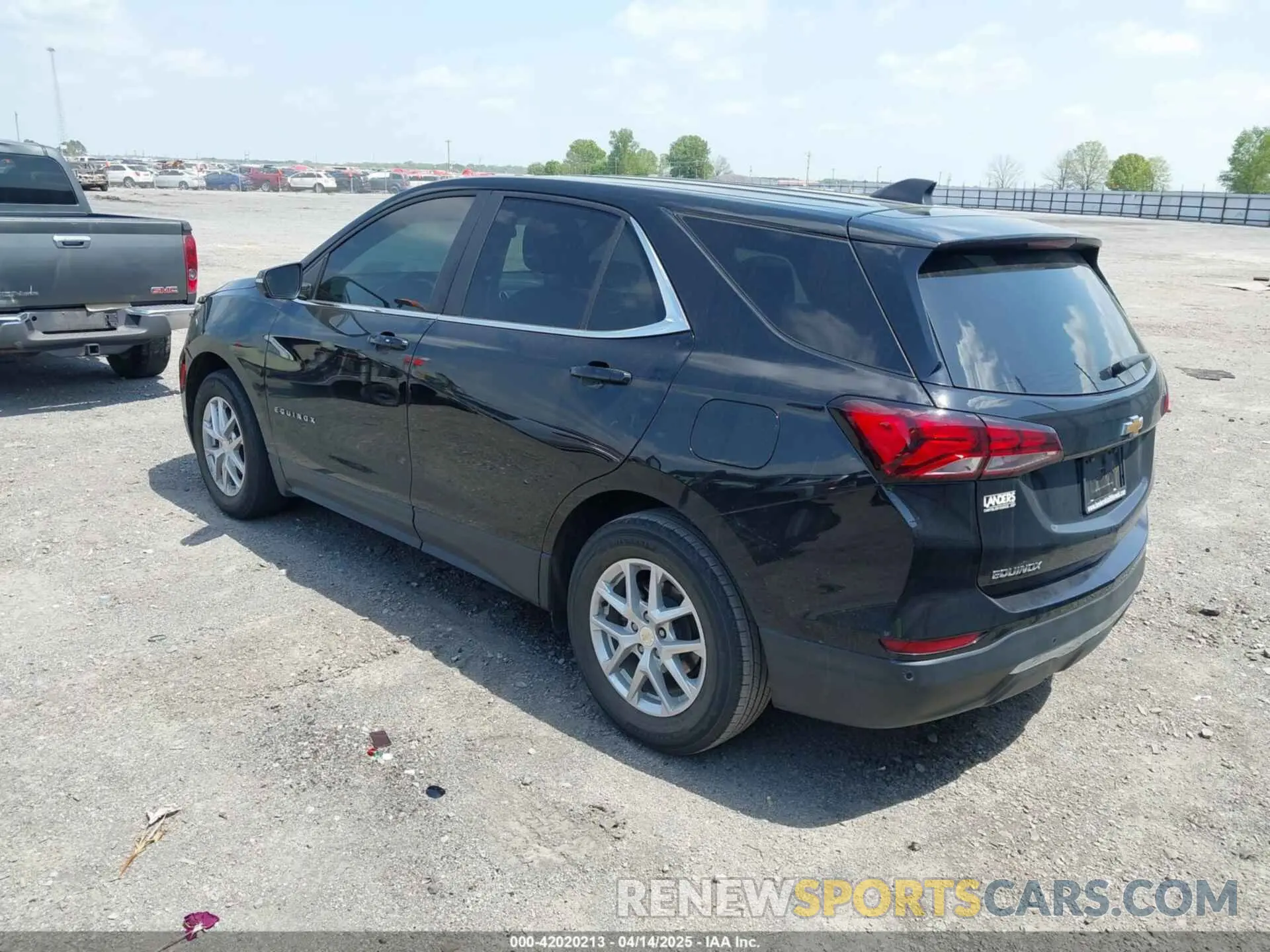 3 Фотография поврежденного автомобиля 3GNAXKEV3NL281177 CHEVROLET EQUINOX 2022