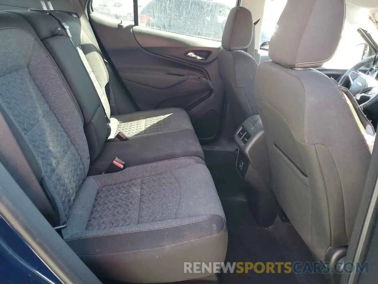 10 Photograph of a damaged car 3GNAXKEV3NS203696 CHEVROLET EQUINOX 2022
