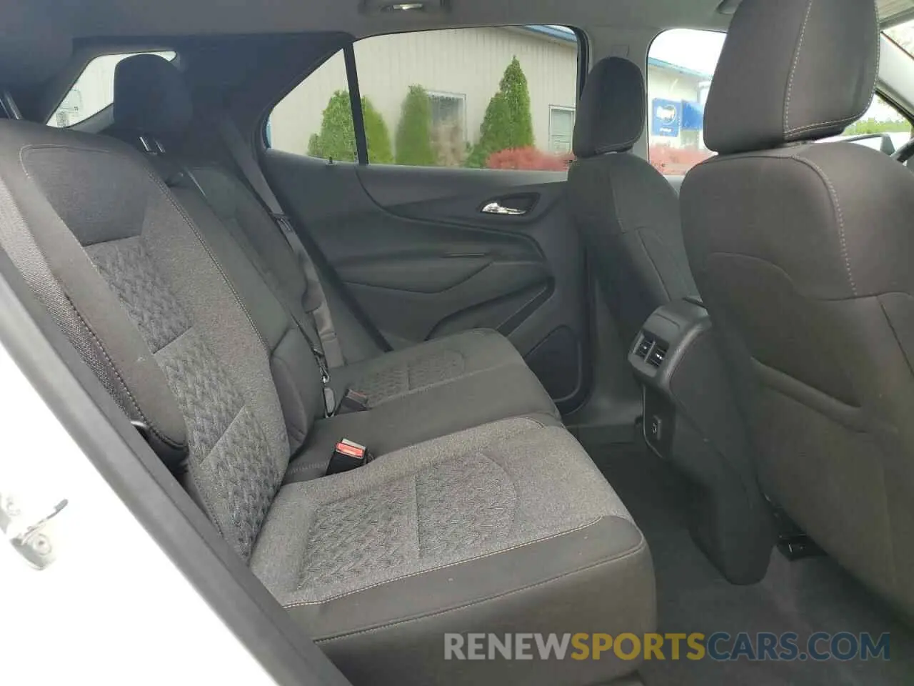 10 Photograph of a damaged car 3GNAXKEV4NL158603 CHEVROLET EQUINOX 2022