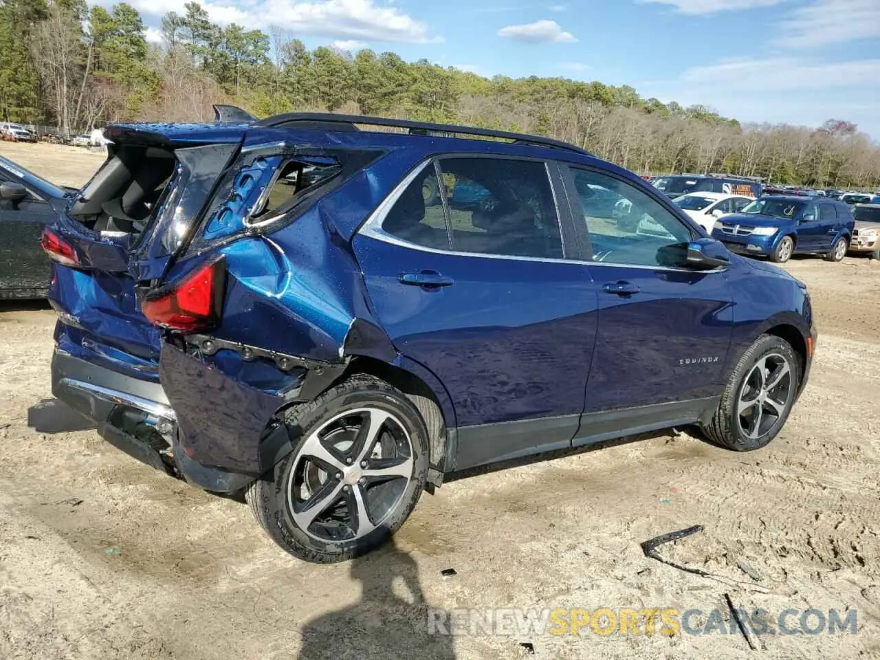 3 Photograph of a damaged car 3GNAXKEV4NL228648 CHEVROLET EQUINOX 2022