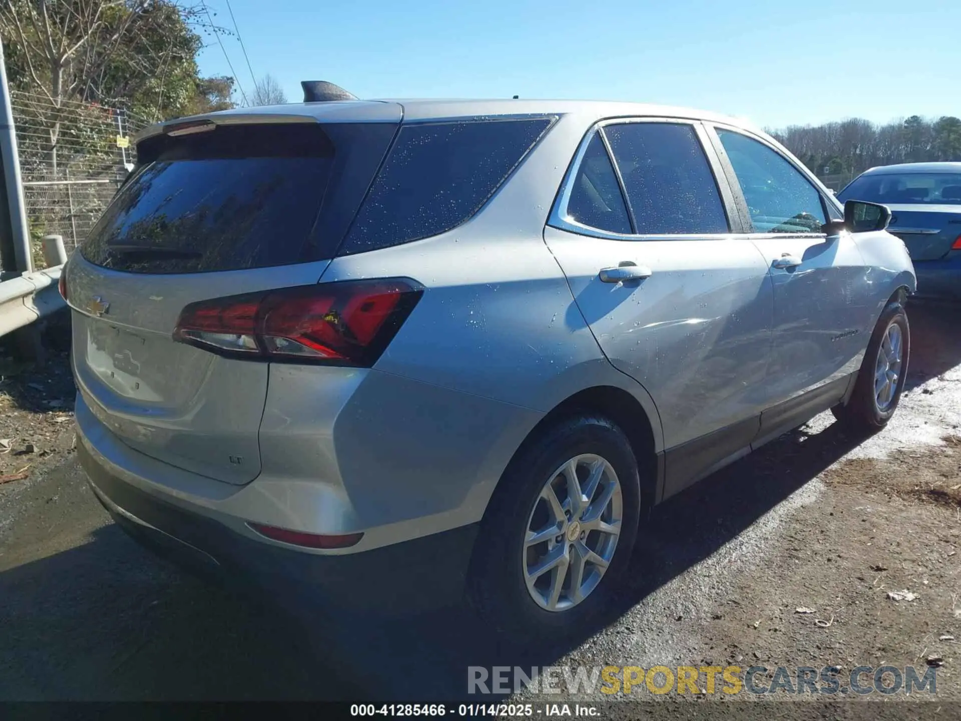 4 Фотография поврежденного автомобиля 3GNAXKEV4NL234627 CHEVROLET EQUINOX 2022