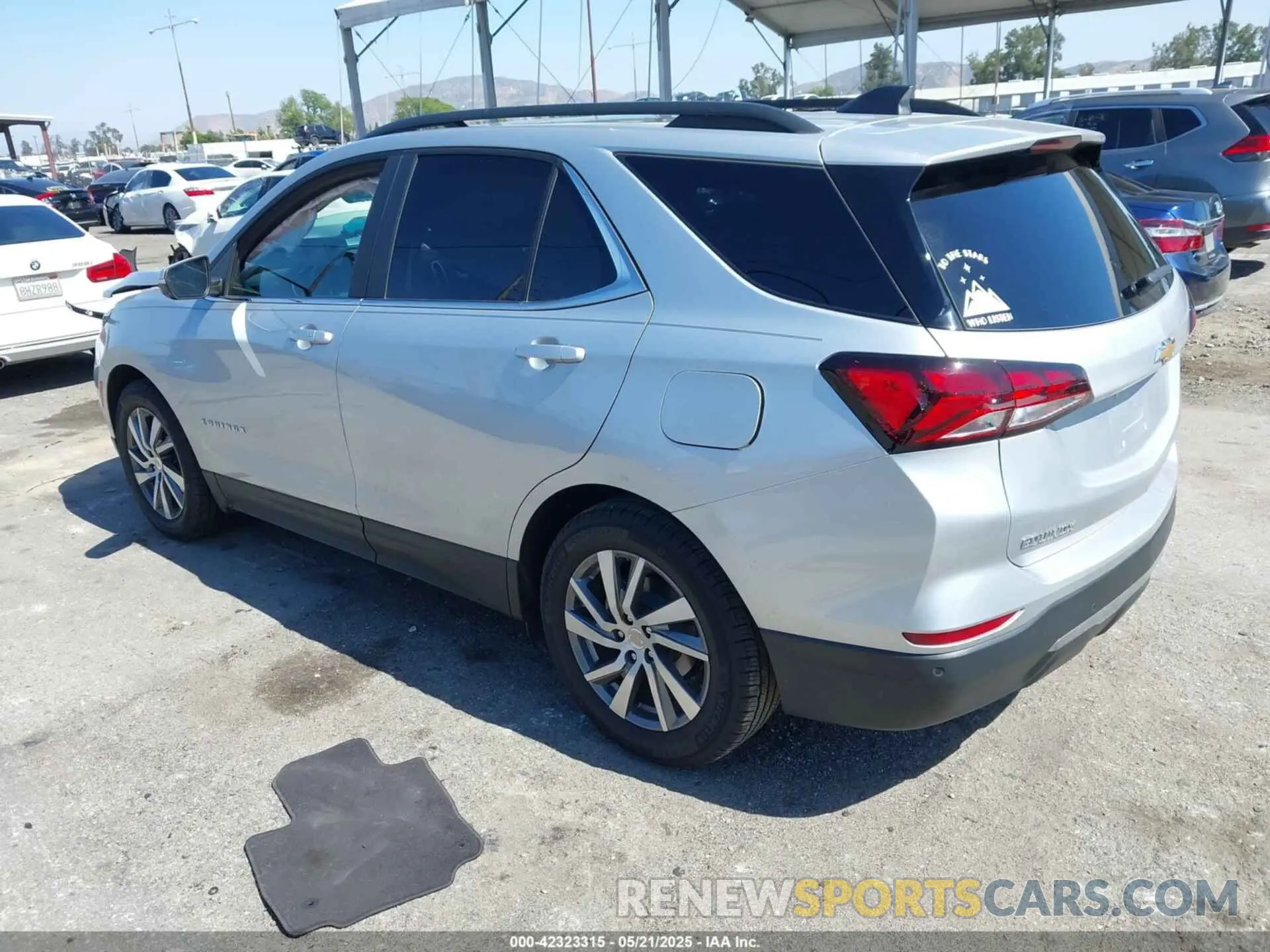 3 Photograph of a damaged car 3GNAXKEV4NL262654 CHEVROLET EQUINOX 2022