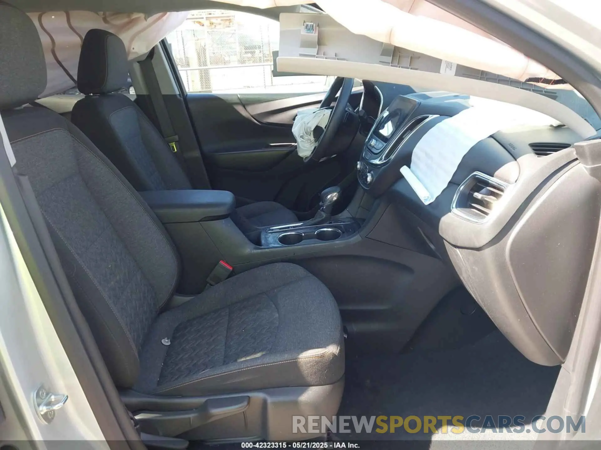 5 Photograph of a damaged car 3GNAXKEV4NL262654 CHEVROLET EQUINOX 2022