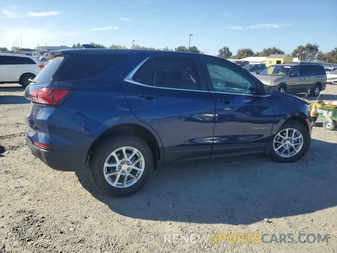 3 Photograph of a damaged car 3GNAXKEV4NL295878 CHEVROLET EQUINOX 2022