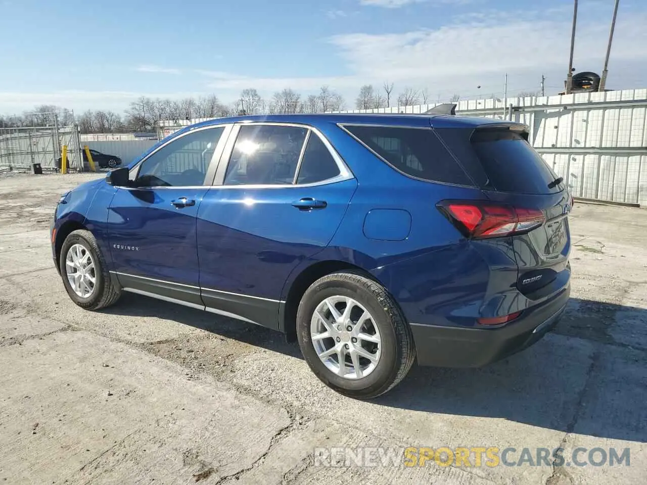 2 Photograph of a damaged car 3GNAXKEV5NL255504 CHEVROLET EQUINOX 2022