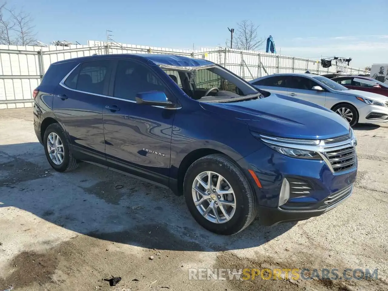 4 Photograph of a damaged car 3GNAXKEV5NL255504 CHEVROLET EQUINOX 2022
