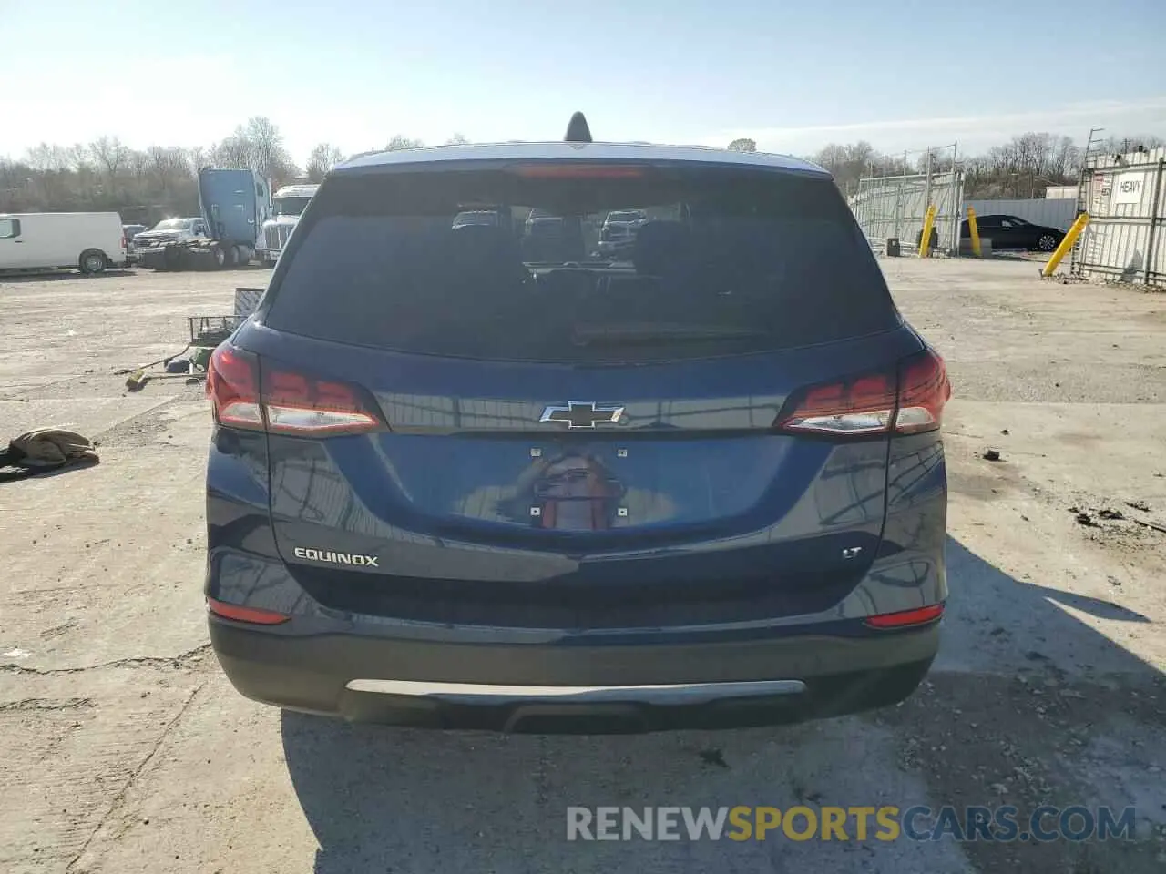 6 Photograph of a damaged car 3GNAXKEV5NL255504 CHEVROLET EQUINOX 2022