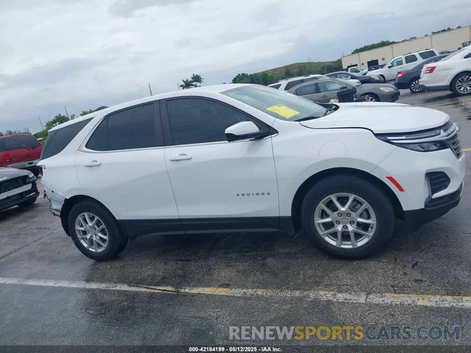 14 Photograph of a damaged car 3GNAXKEV5NL259715 CHEVROLET EQUINOX 2022
