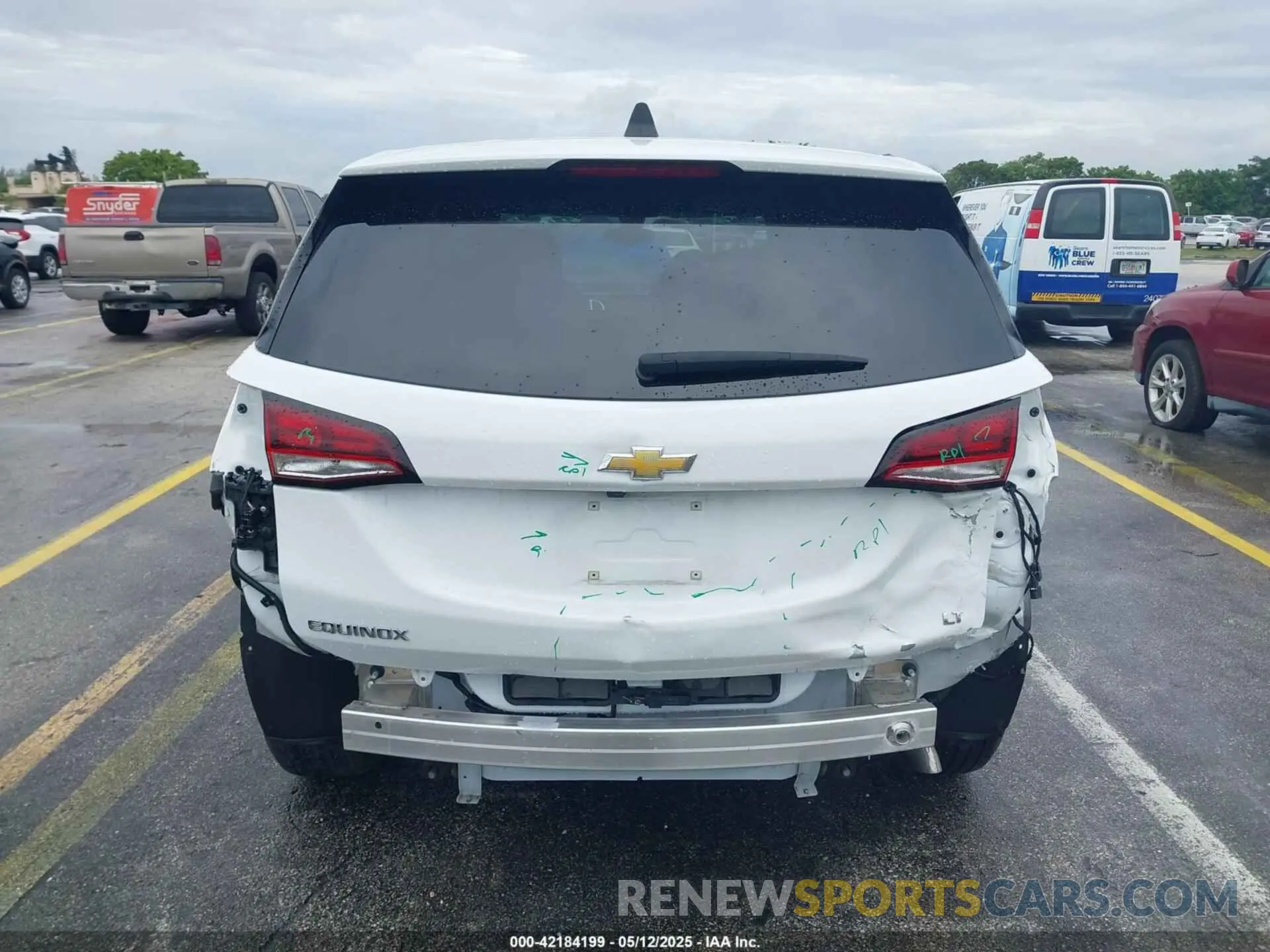 17 Photograph of a damaged car 3GNAXKEV5NL259715 CHEVROLET EQUINOX 2022