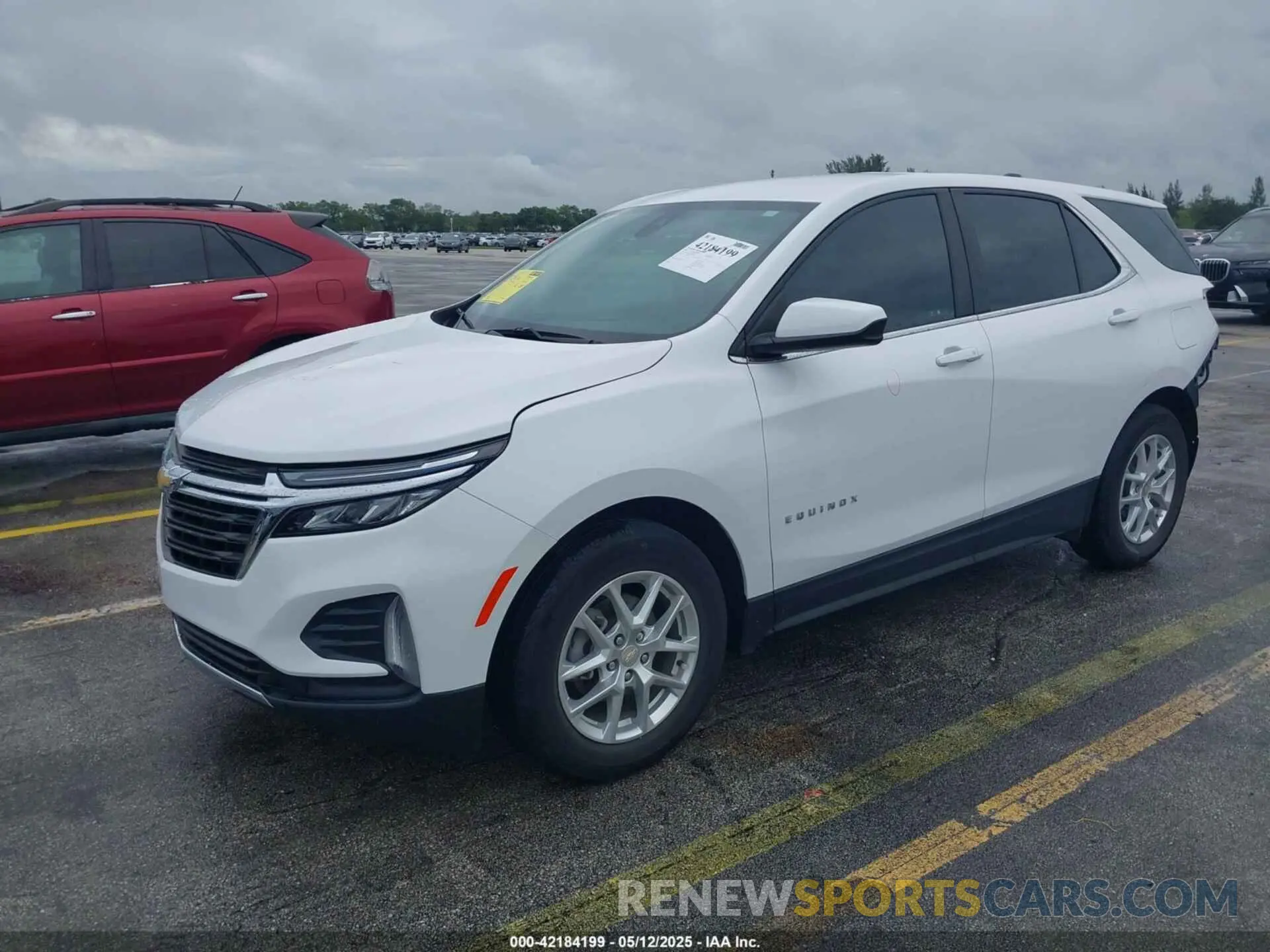 2 Photograph of a damaged car 3GNAXKEV5NL259715 CHEVROLET EQUINOX 2022