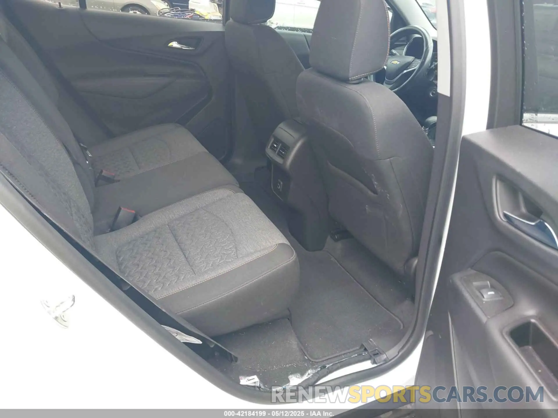 8 Photograph of a damaged car 3GNAXKEV5NL259715 CHEVROLET EQUINOX 2022