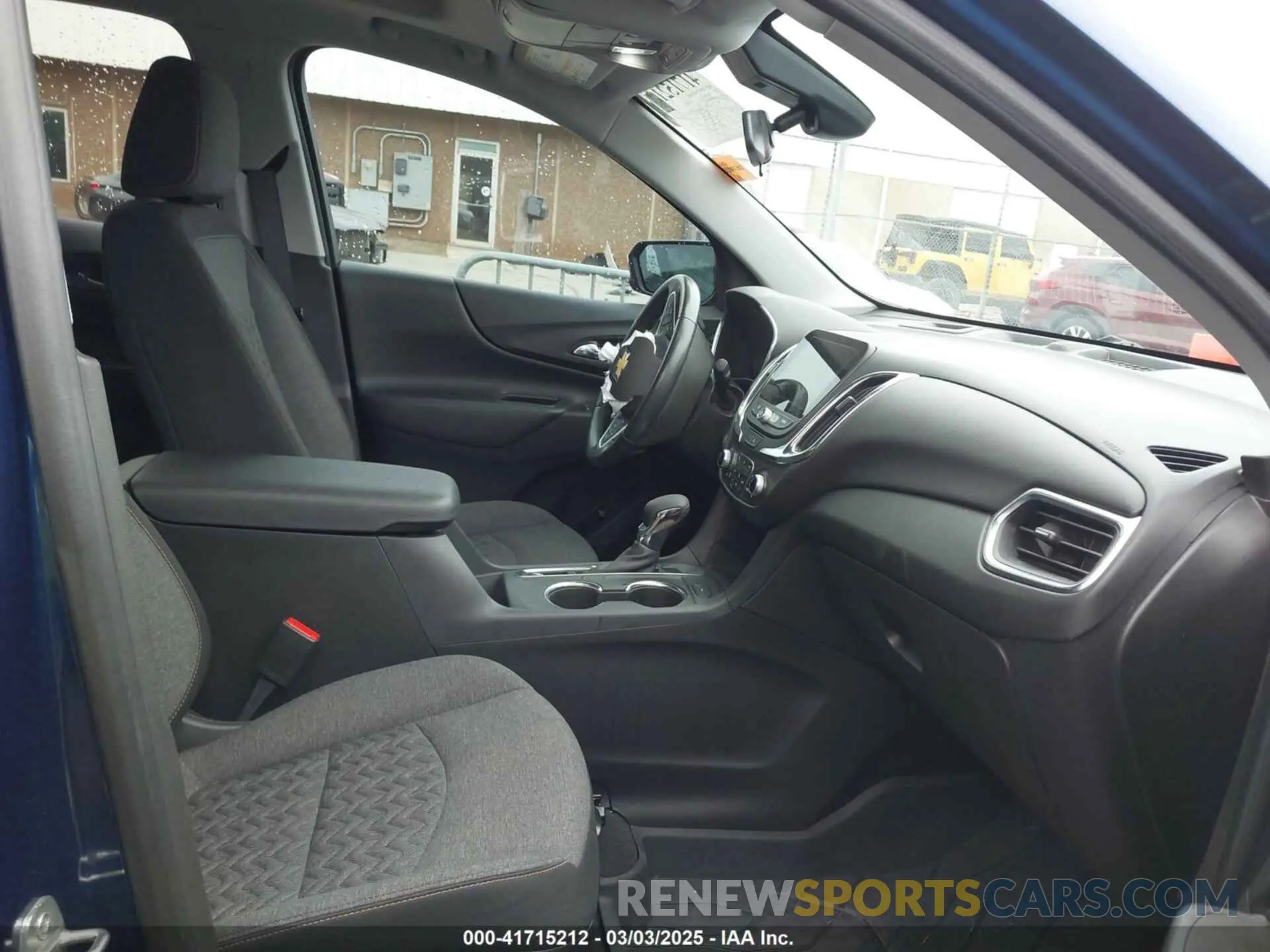 5 Photograph of a damaged car 3GNAXKEV5NL267149 CHEVROLET EQUINOX 2022