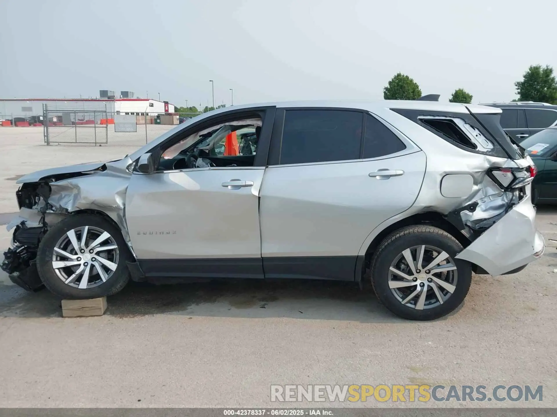 15 Фотография поврежденного автомобиля 3GNAXKEV5NL277227 CHEVROLET EQUINOX 2022