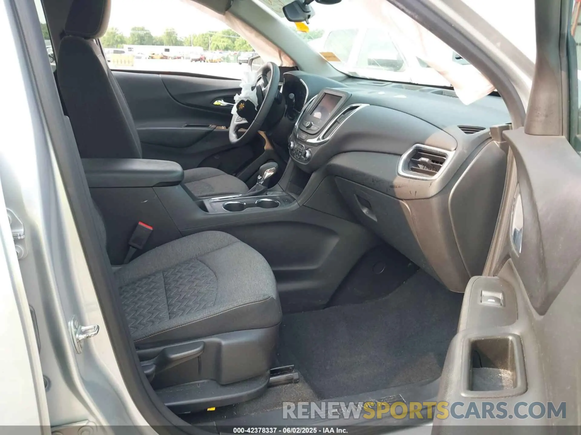 5 Фотография поврежденного автомобиля 3GNAXKEV5NL277227 CHEVROLET EQUINOX 2022