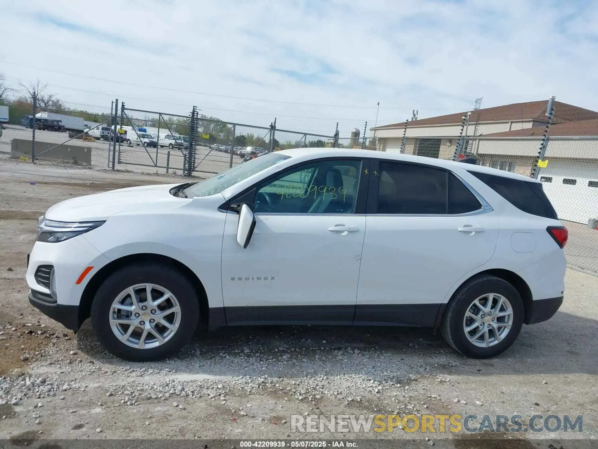 14 Photograph of a damaged car 3GNAXKEV5NS216434 CHEVROLET EQUINOX 2022