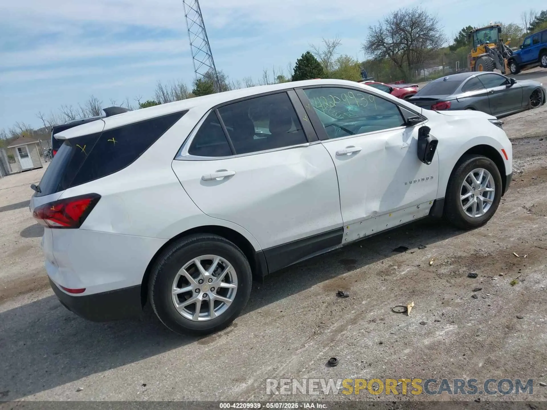 4 Photograph of a damaged car 3GNAXKEV5NS216434 CHEVROLET EQUINOX 2022