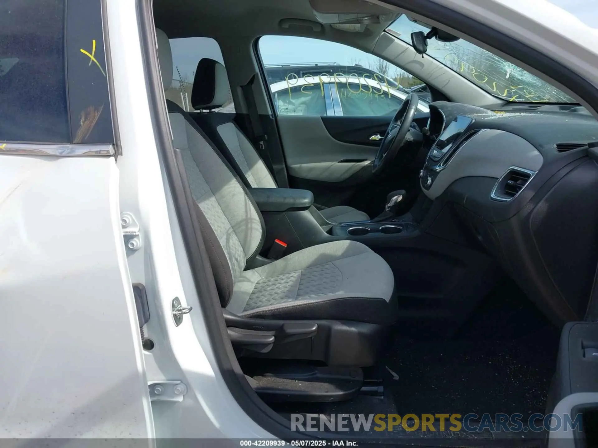 5 Photograph of a damaged car 3GNAXKEV5NS216434 CHEVROLET EQUINOX 2022