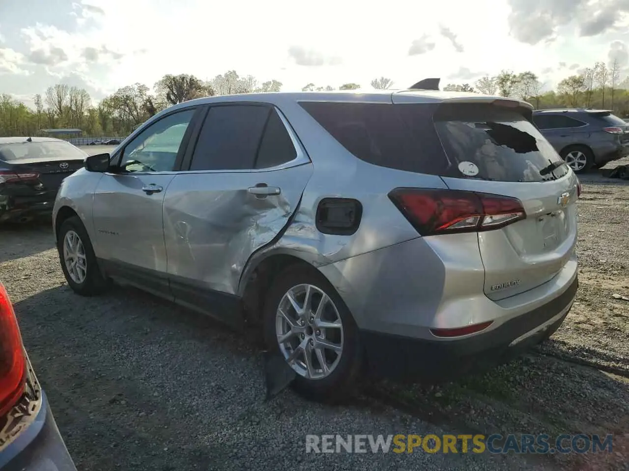 2 Photograph of a damaged car 3GNAXKEV8NL145594 CHEVROLET EQUINOX 2022