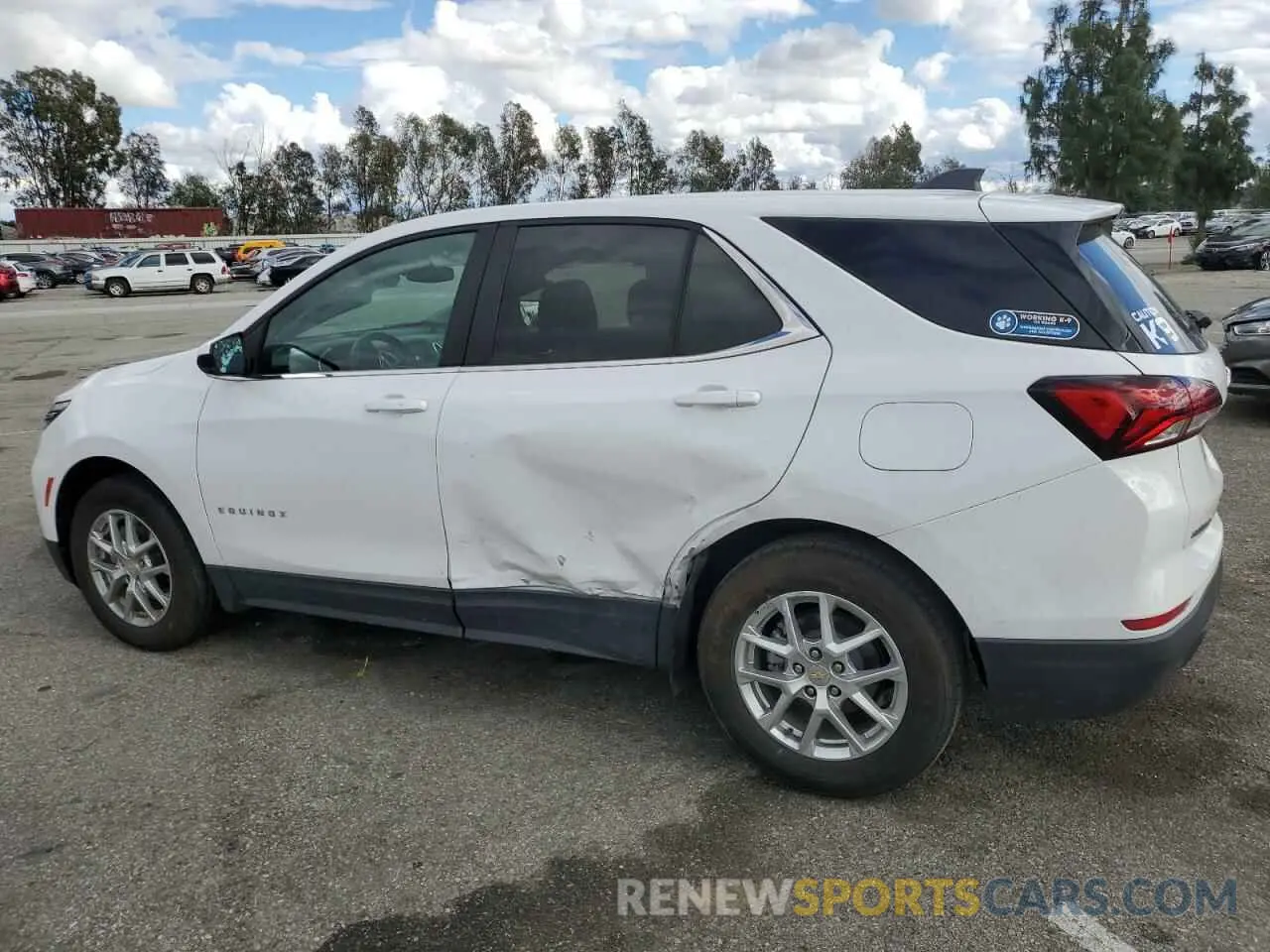 2 Photograph of a damaged car 3GNAXKEV8NL195184 CHEVROLET EQUINOX 2022