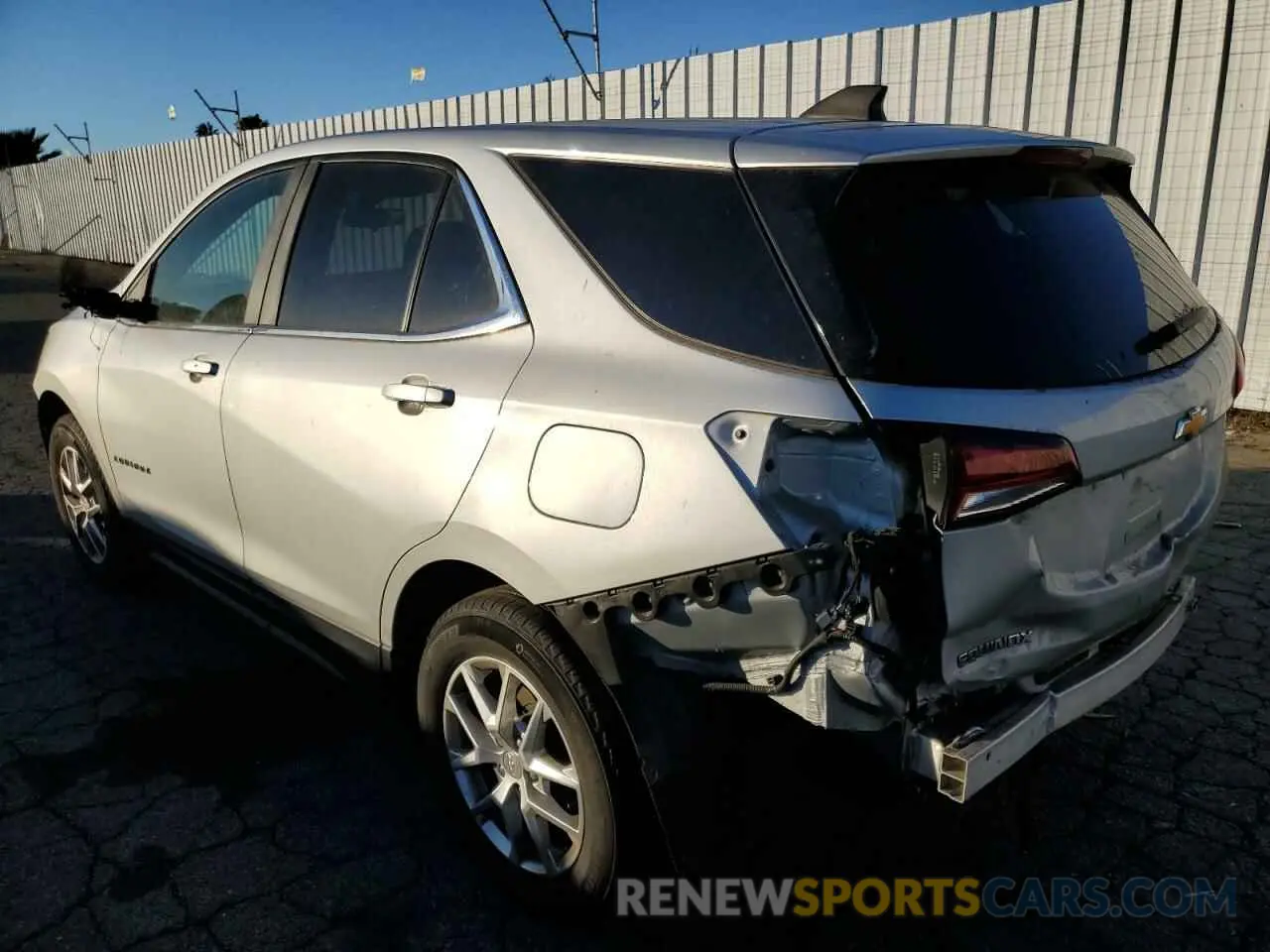 2 Photograph of a damaged car 3GNAXKEV8NL223842 CHEVROLET EQUINOX 2022