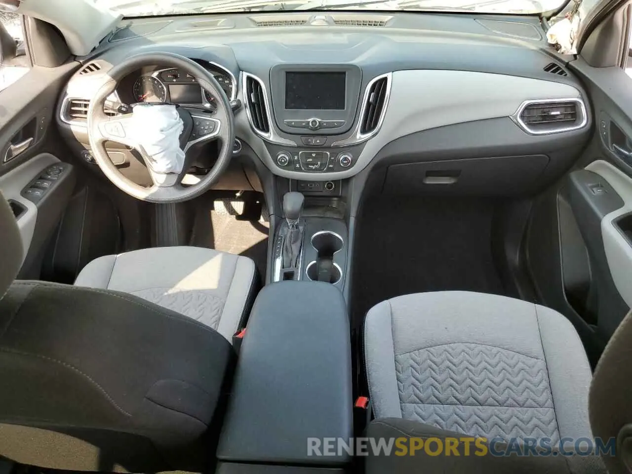 8 Photograph of a damaged car 3GNAXKEV8NL246585 CHEVROLET EQUINOX 2022