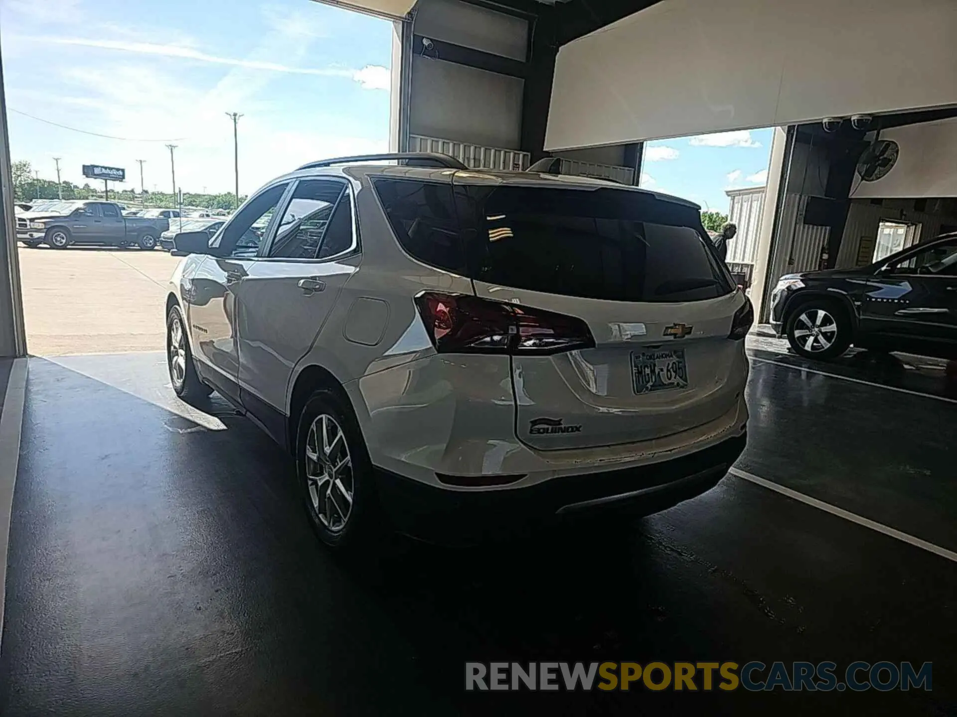 3 Photograph of a damaged car 3GNAXKEV9NL266411 CHEVROLET EQUINOX 2022