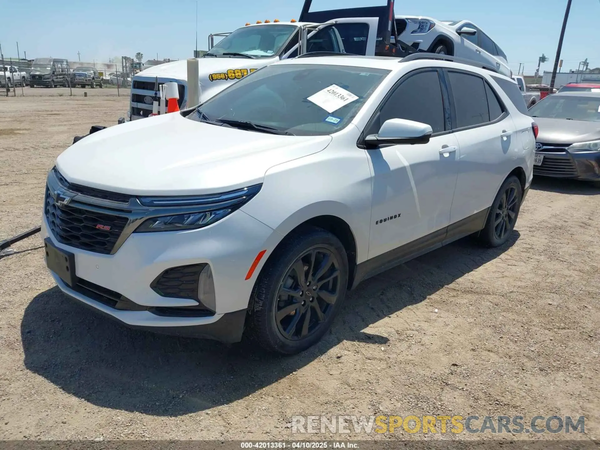 2 Photograph of a damaged car 3GNAXMEV0NS100568 CHEVROLET EQUINOX 2022