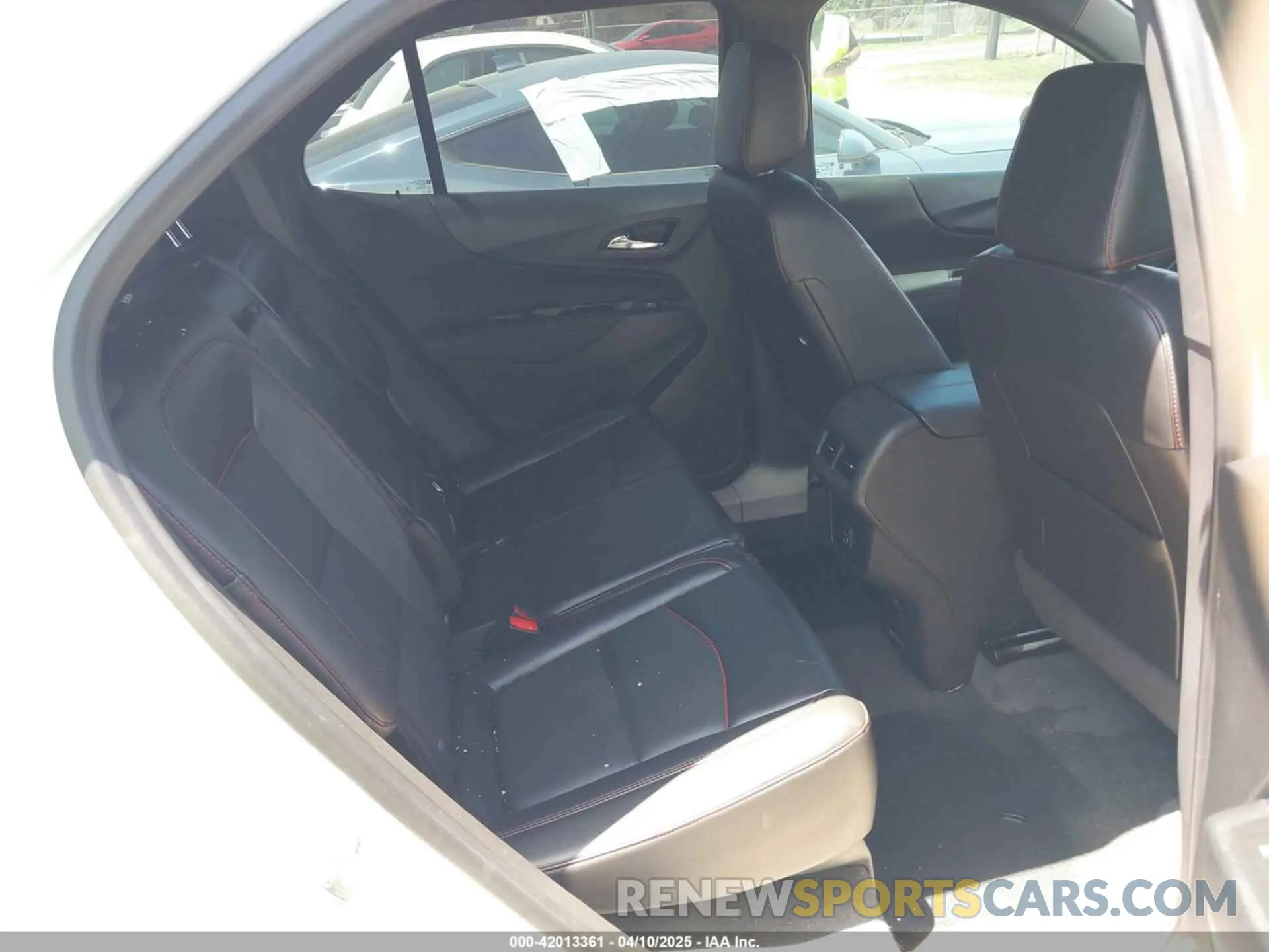 8 Photograph of a damaged car 3GNAXMEV0NS100568 CHEVROLET EQUINOX 2022