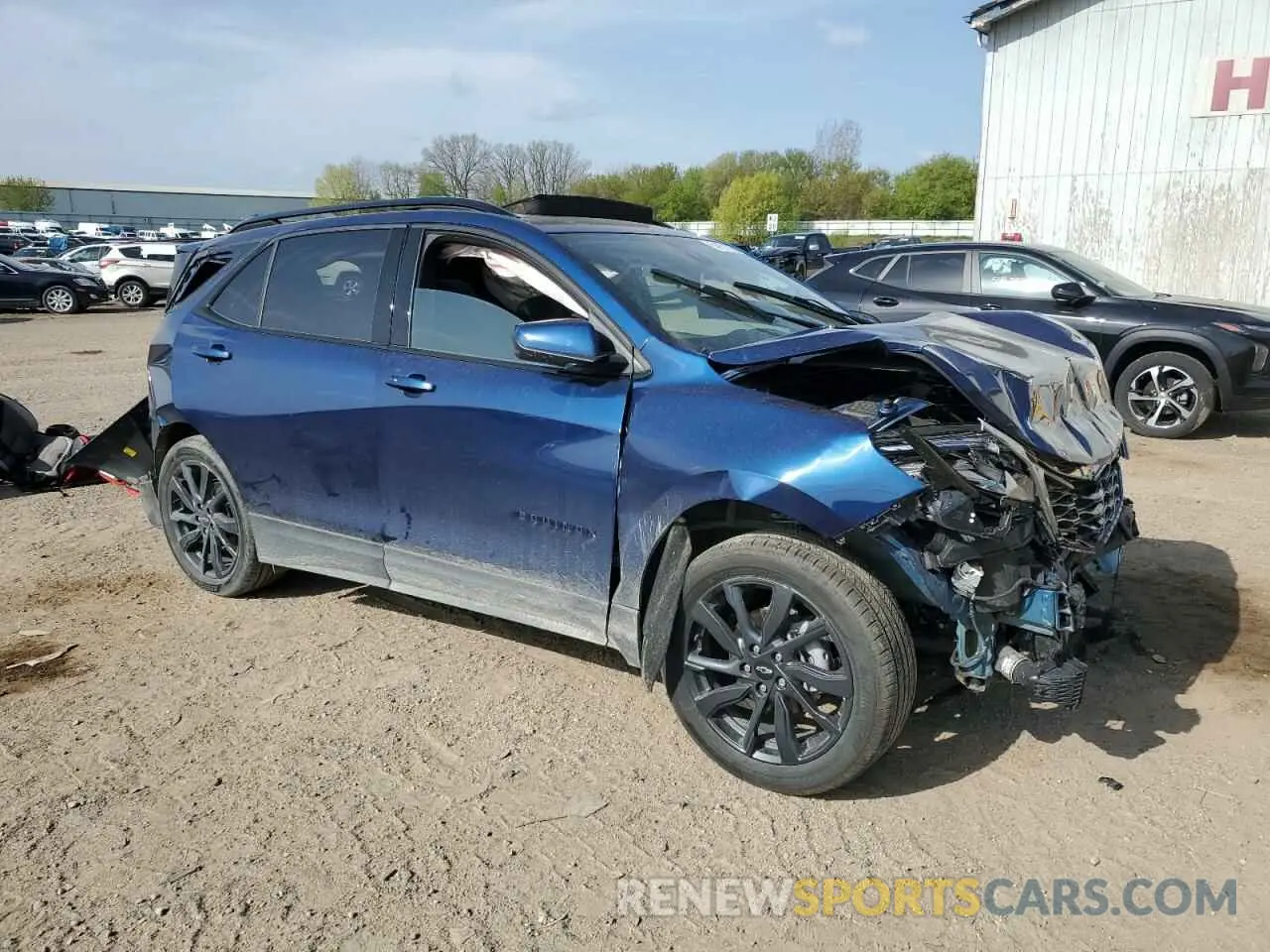 4 Photograph of a damaged car 3GNAXMEV4NS235570 CHEVROLET EQUINOX 2022