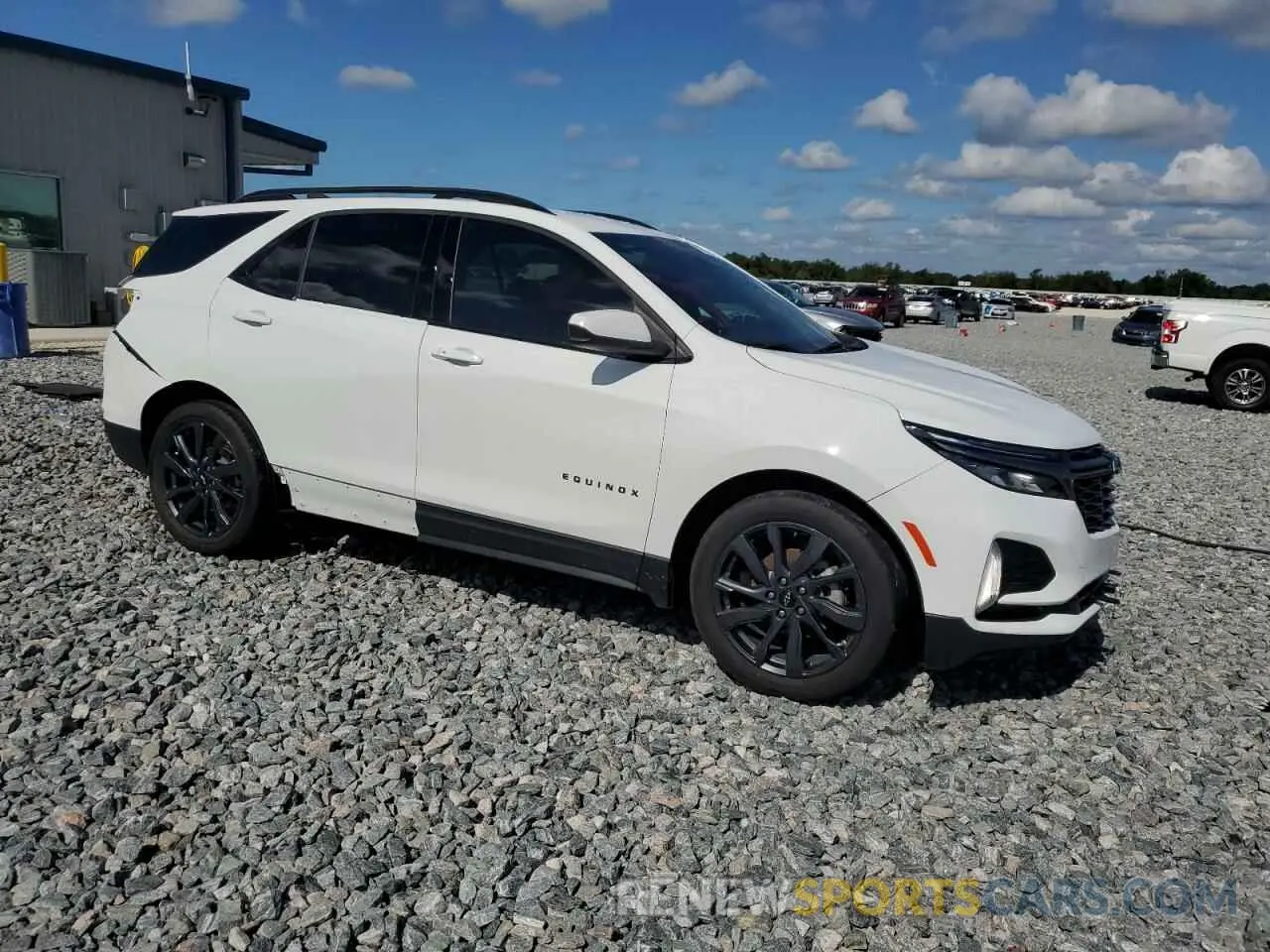 4 Photograph of a damaged car 3GNAXMEV5NS116345 CHEVROLET EQUINOX 2022
