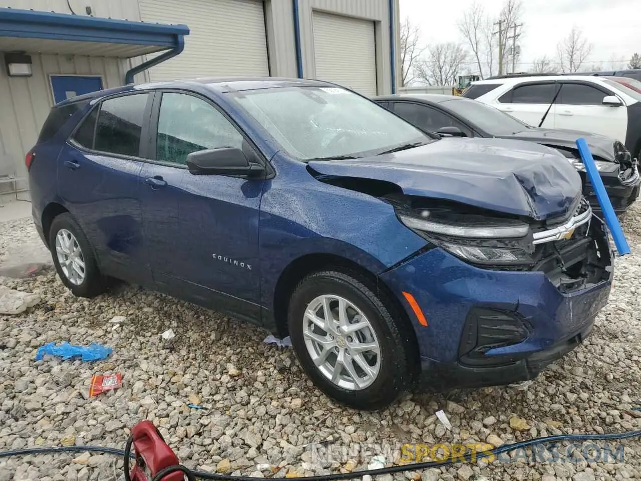 4 Photograph of a damaged car 3GNAXSEV5NS228180 CHEVROLET EQUINOX 2022