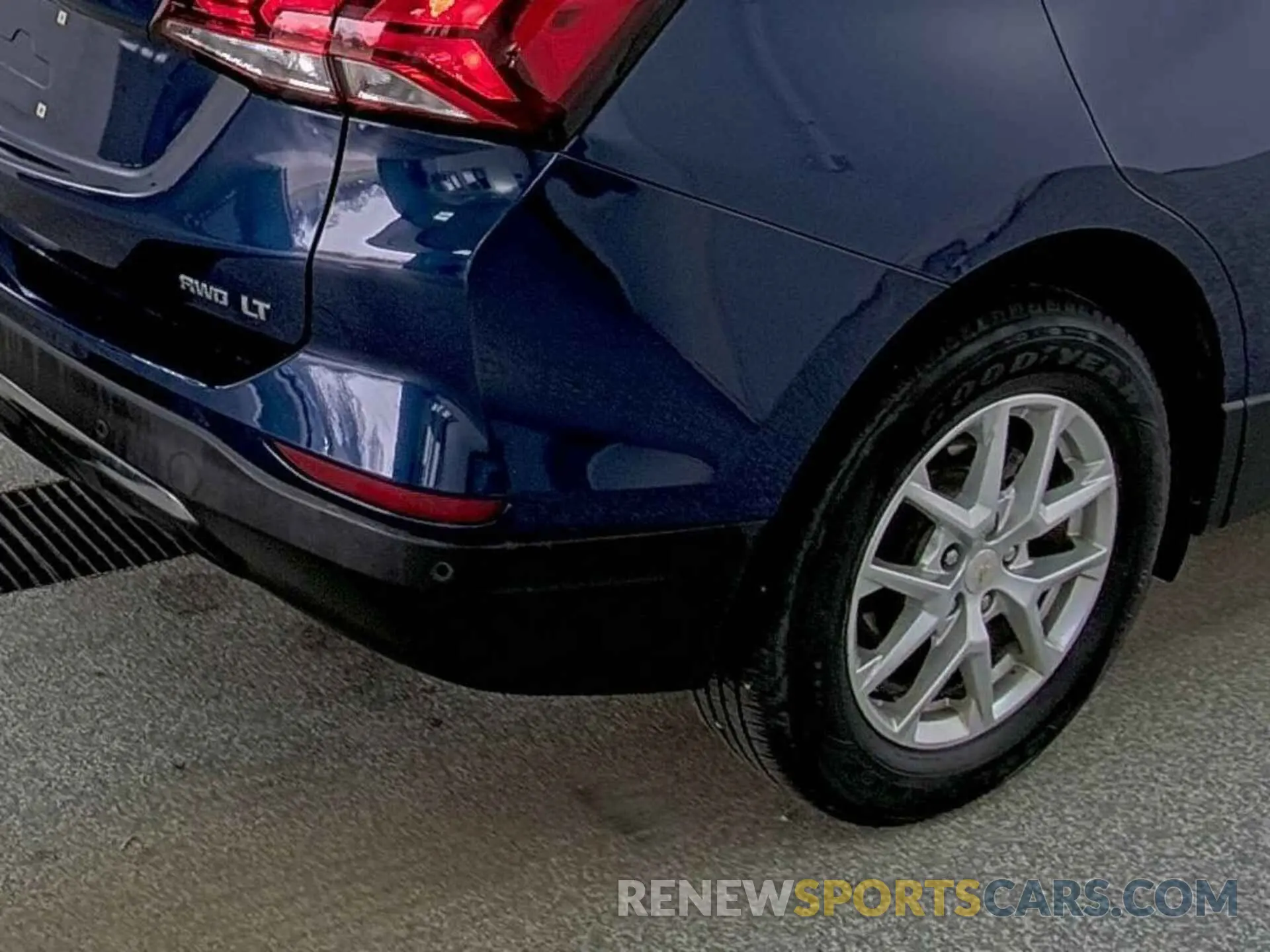 12 Photograph of a damaged car 3GNAXTEV0NL134403 CHEVROLET EQUINOX 2022