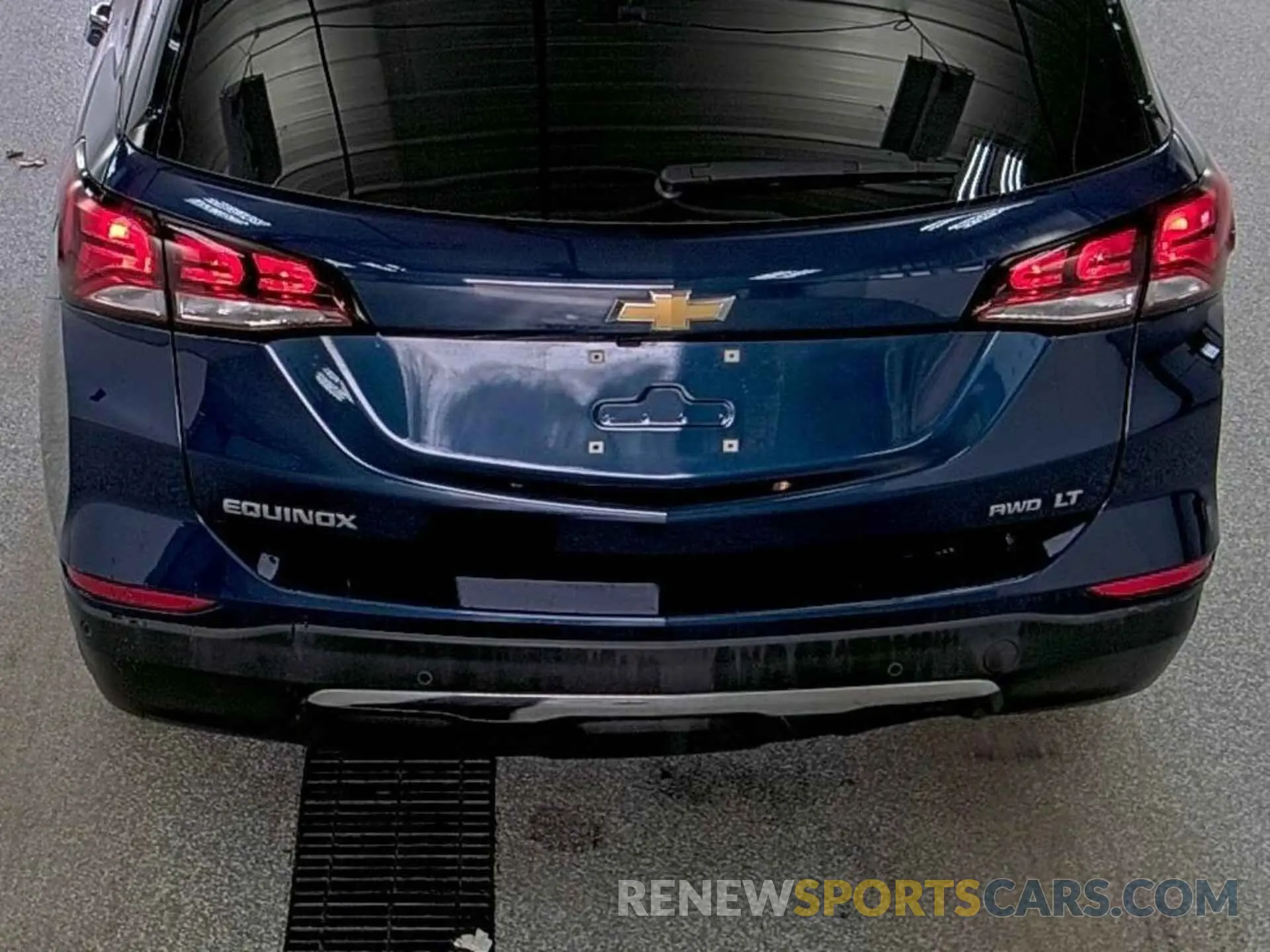 32 Photograph of a damaged car 3GNAXTEV0NL134403 CHEVROLET EQUINOX 2022