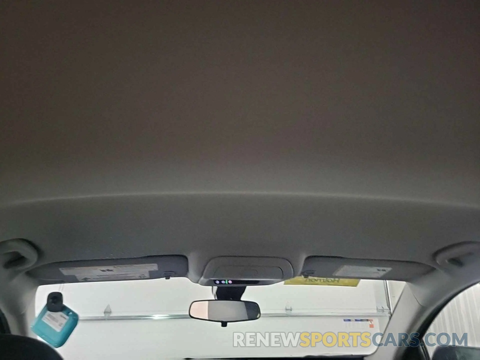 32 Photograph of a damaged car 3GNAXTEV0NL143022 CHEVROLET EQUINOX 2022