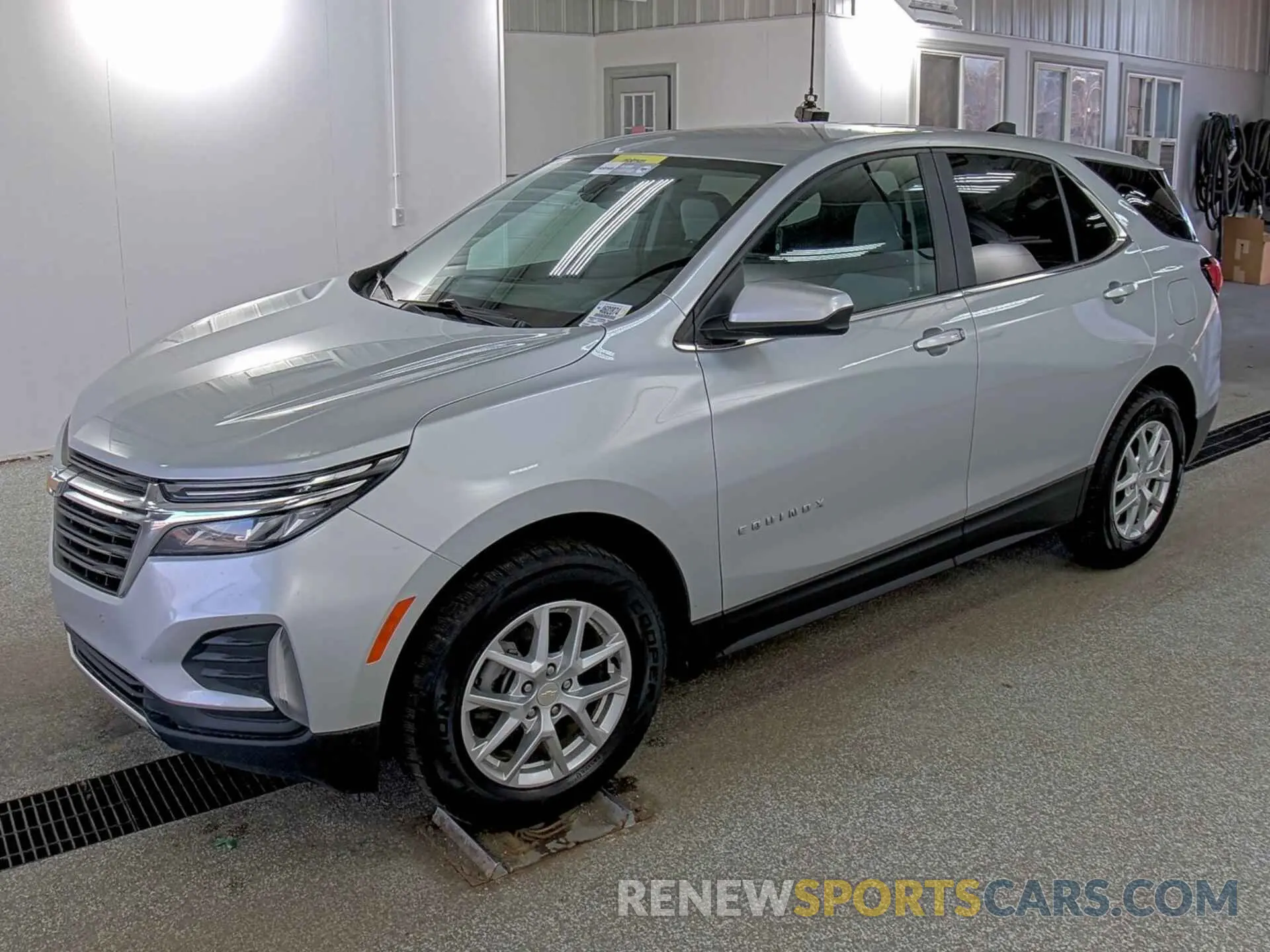 32 Фотография поврежденного автомобиля 3GNAXTEV0NL152139 CHEVROLET EQUINOX 2022