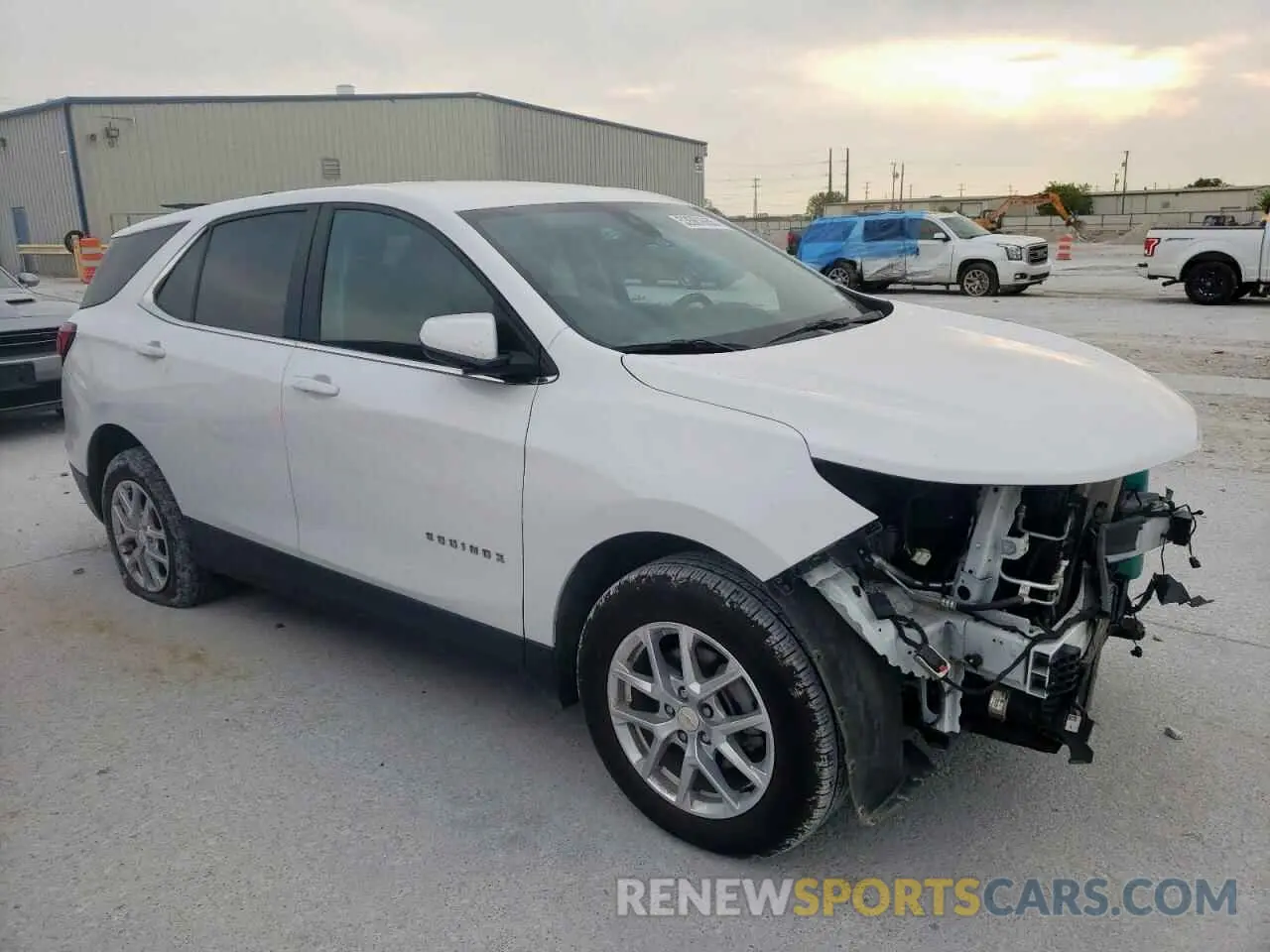 4 Photograph of a damaged car 3GNAXUEV0NL284341 CHEVROLET EQUINOX 2022