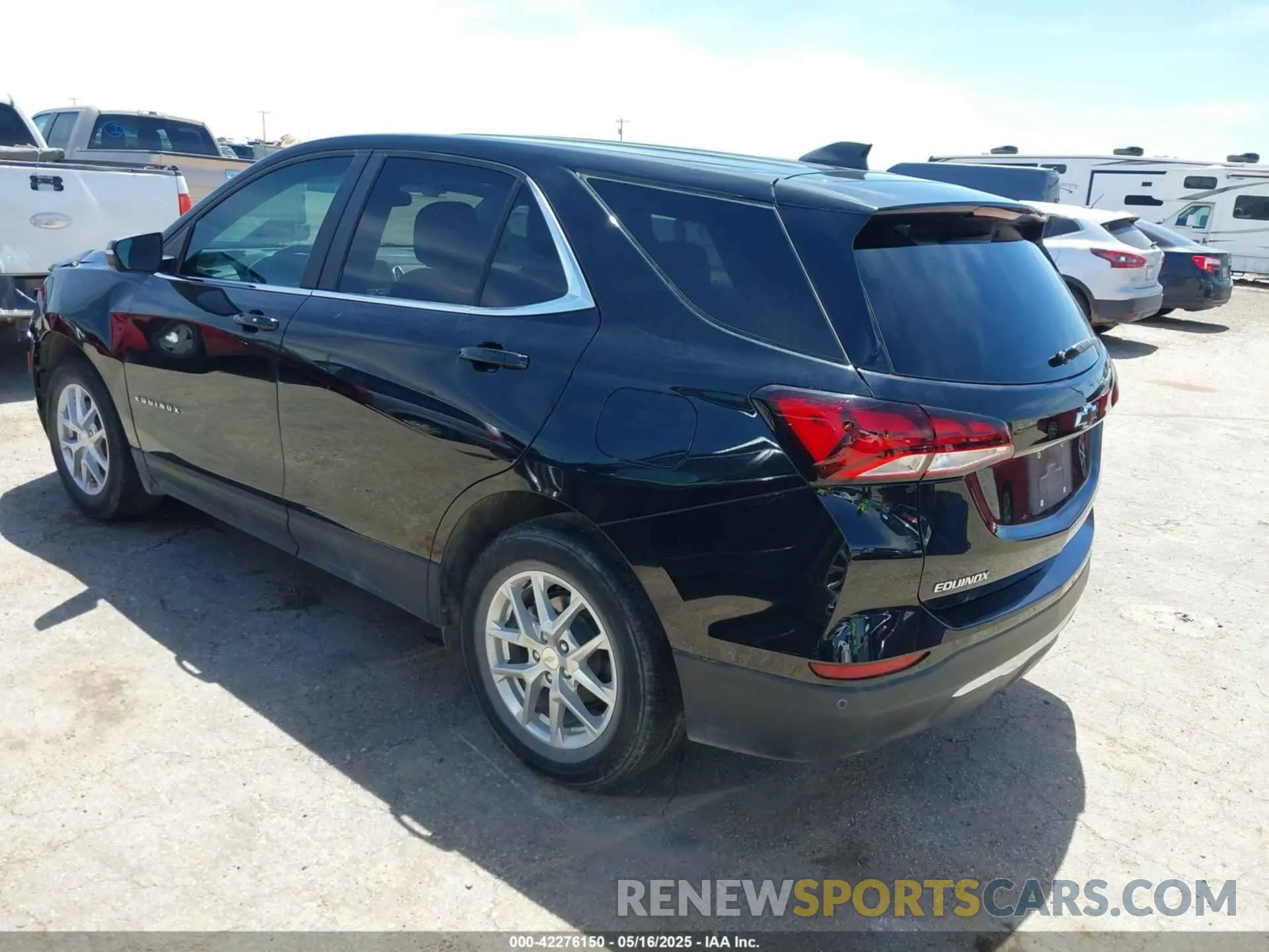3 Photograph of a damaged car 3GNAXUEV1NL108771 CHEVROLET EQUINOX 2022