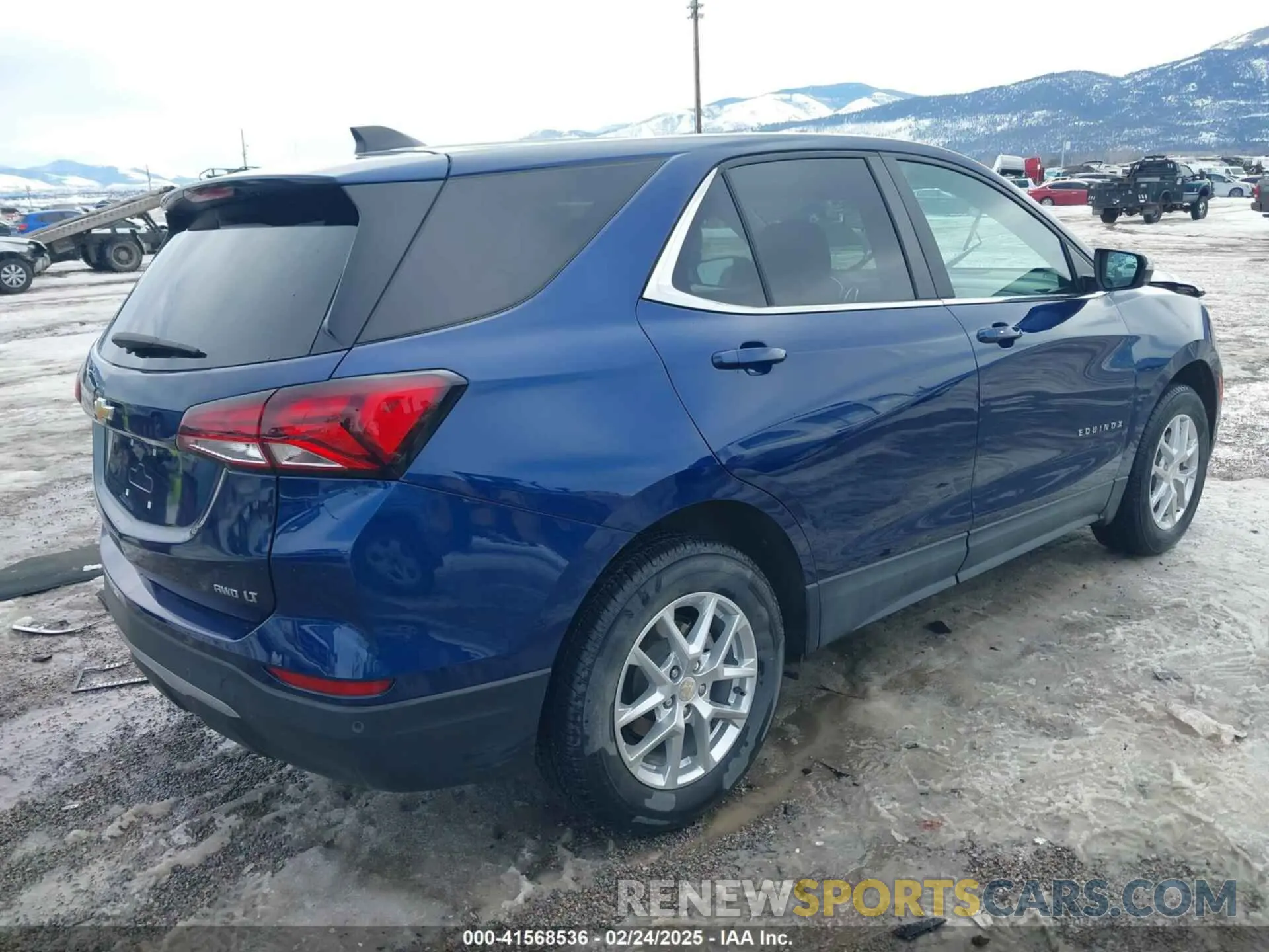 4 Photograph of a damaged car 3GNAXUEV1NS222176 CHEVROLET EQUINOX 2022
