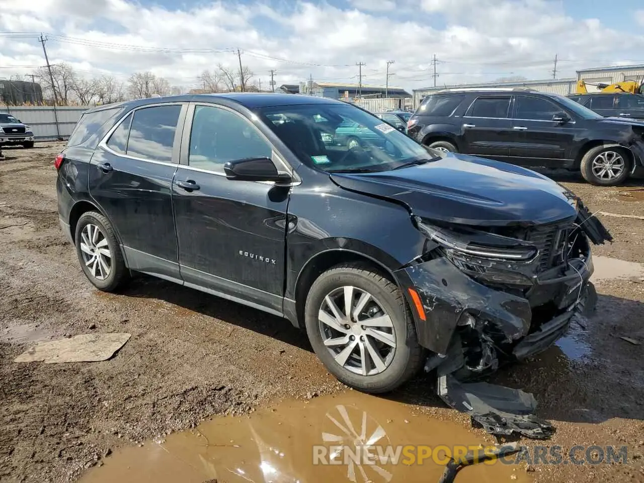 4 Photograph of a damaged car 3GNAXUEV2NL313886 CHEVROLET EQUINOX 2022