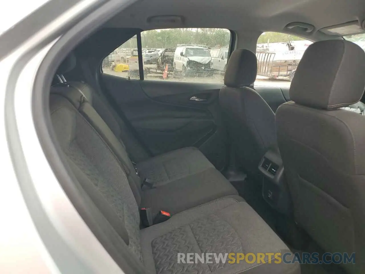 10 Photograph of a damaged car 3GNAXUEV3NL105158 CHEVROLET EQUINOX 2022