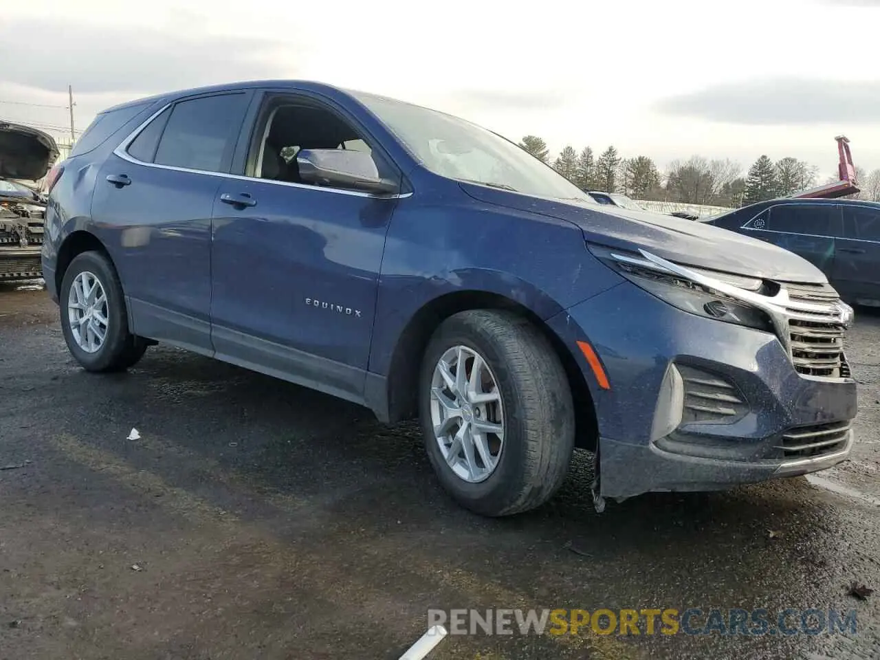 4 Photograph of a damaged car 3GNAXUEV3NL248904 CHEVROLET EQUINOX 2022