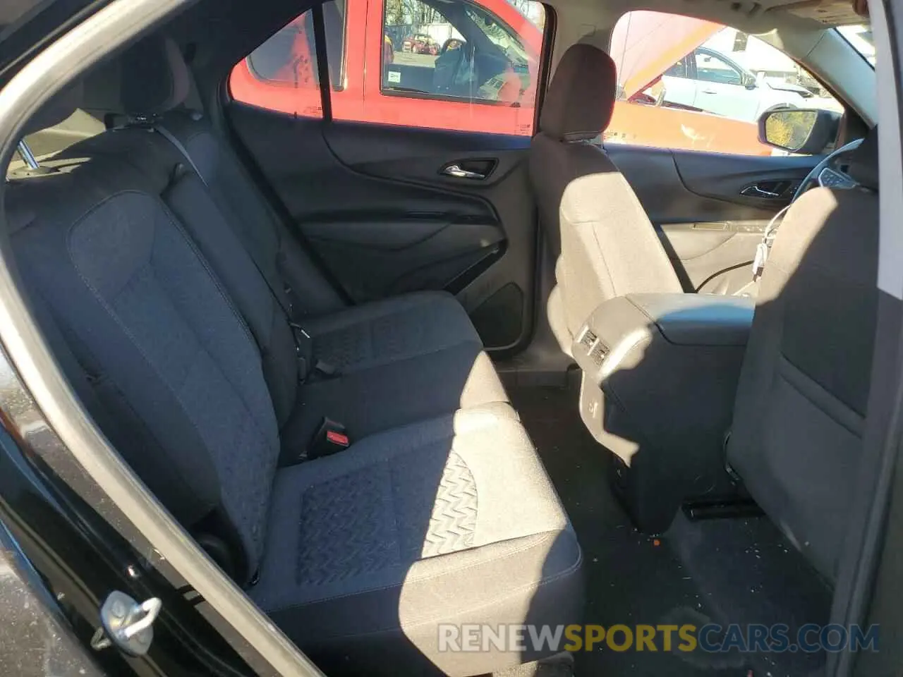 11 Photograph of a damaged car 3GNAXUEV3NL314349 CHEVROLET EQUINOX 2022