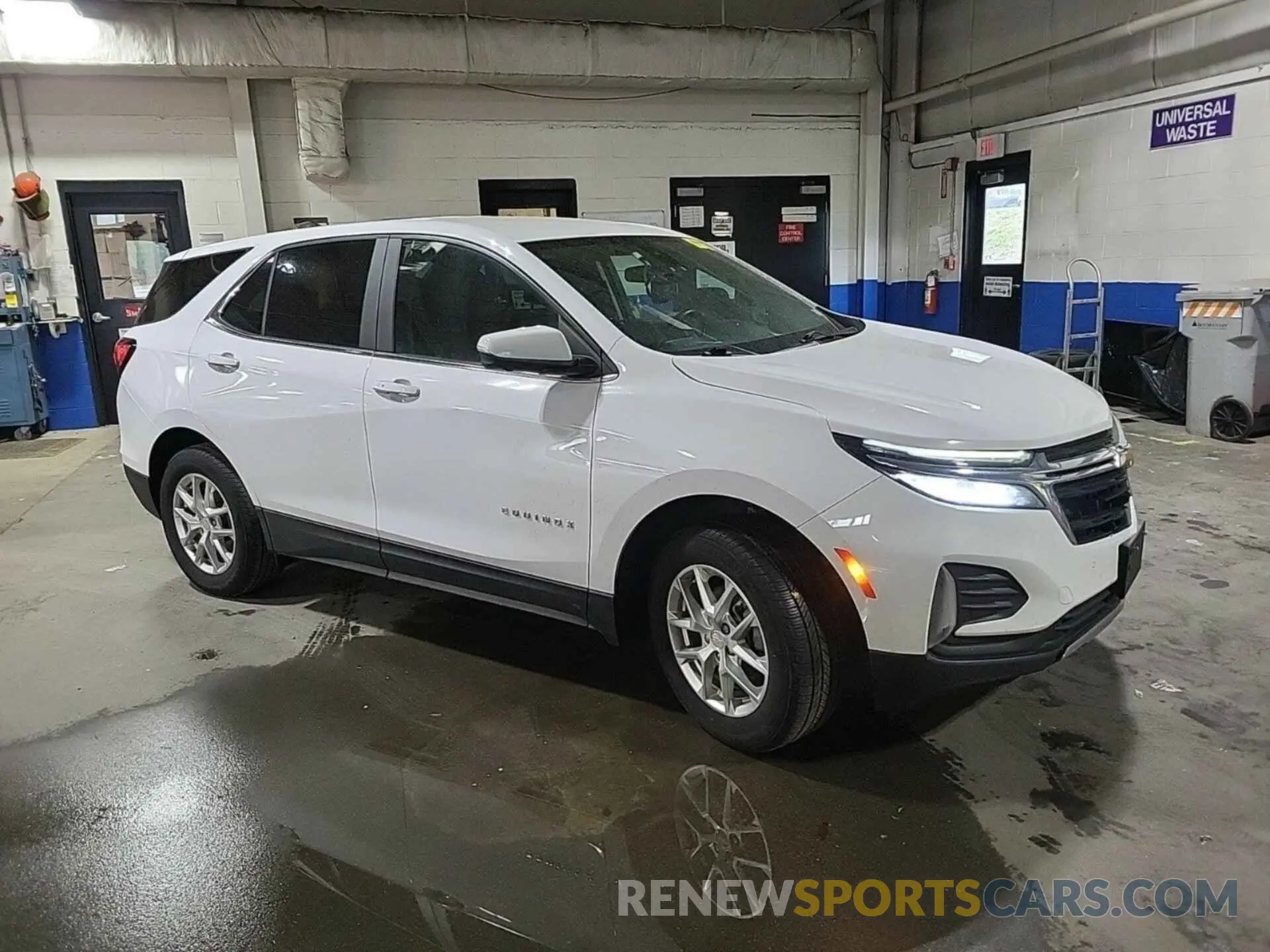 42 Photograph of a damaged car 3GNAXUEV4NL122521 CHEVROLET EQUINOX 2022