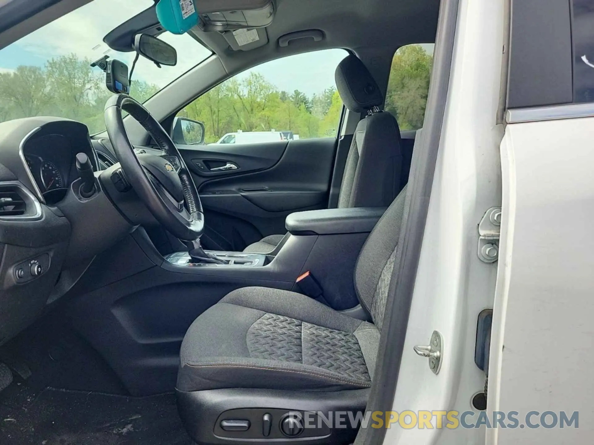 48 Photograph of a damaged car 3GNAXUEV4NL122521 CHEVROLET EQUINOX 2022