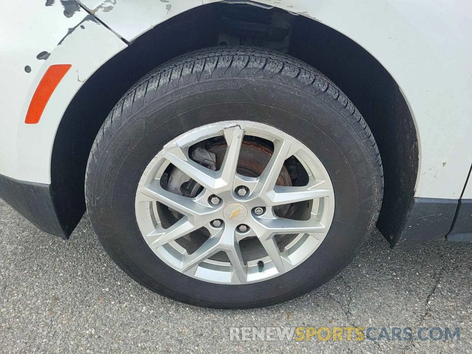 5 Photograph of a damaged car 3GNAXUEV4NL122521 CHEVROLET EQUINOX 2022