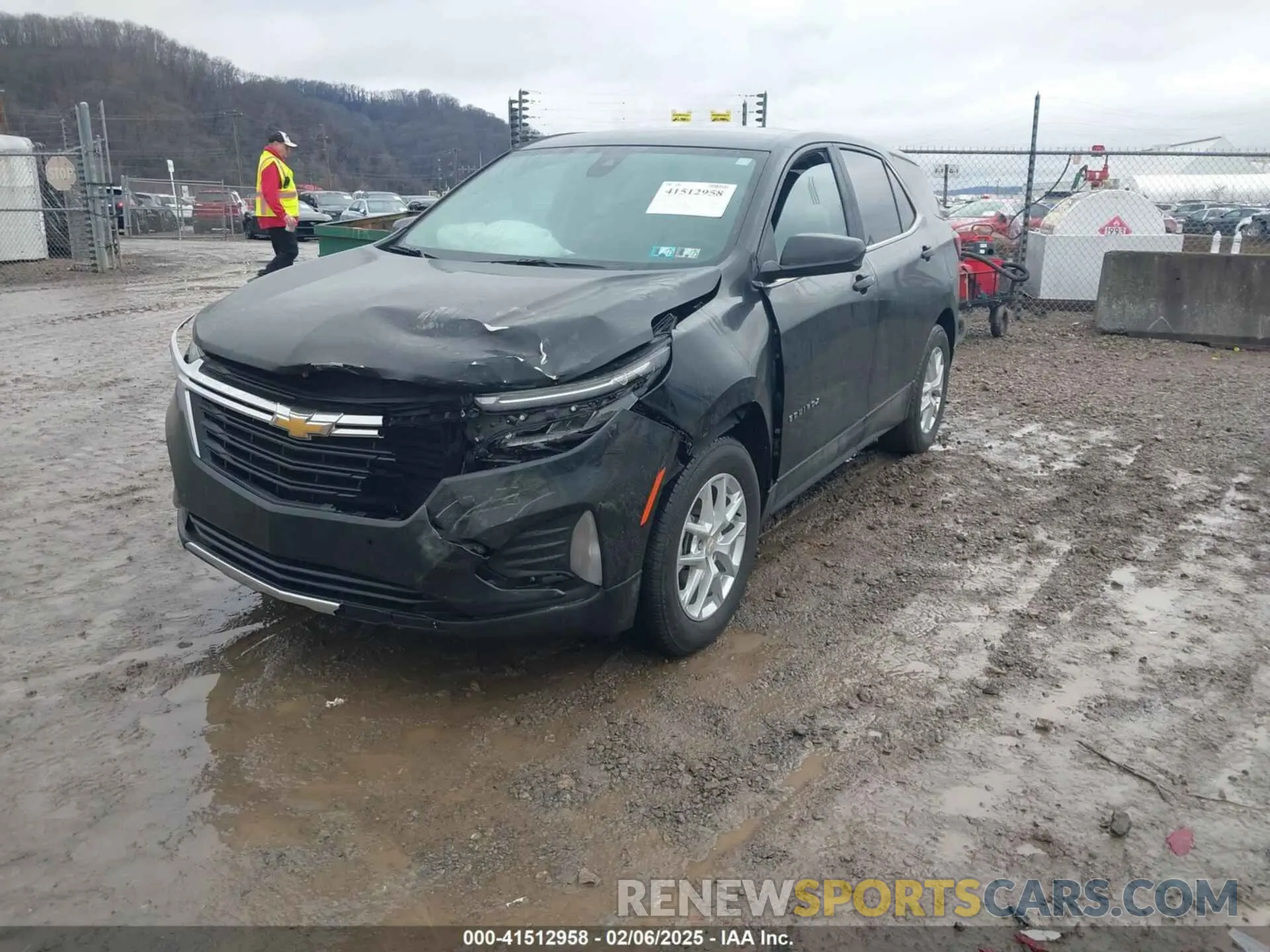 2 Photograph of a damaged car 3GNAXUEV4NL122762 CHEVROLET EQUINOX 2022